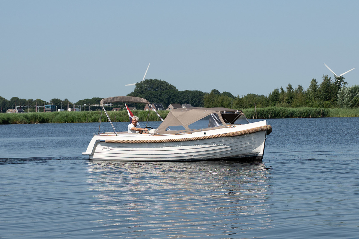 foto: 20 Interboat Intender 820