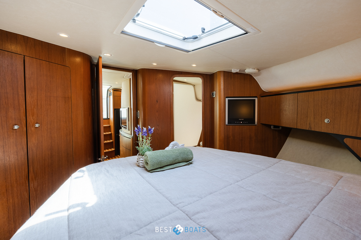 foto: 22 Tiara 4300 Sovran