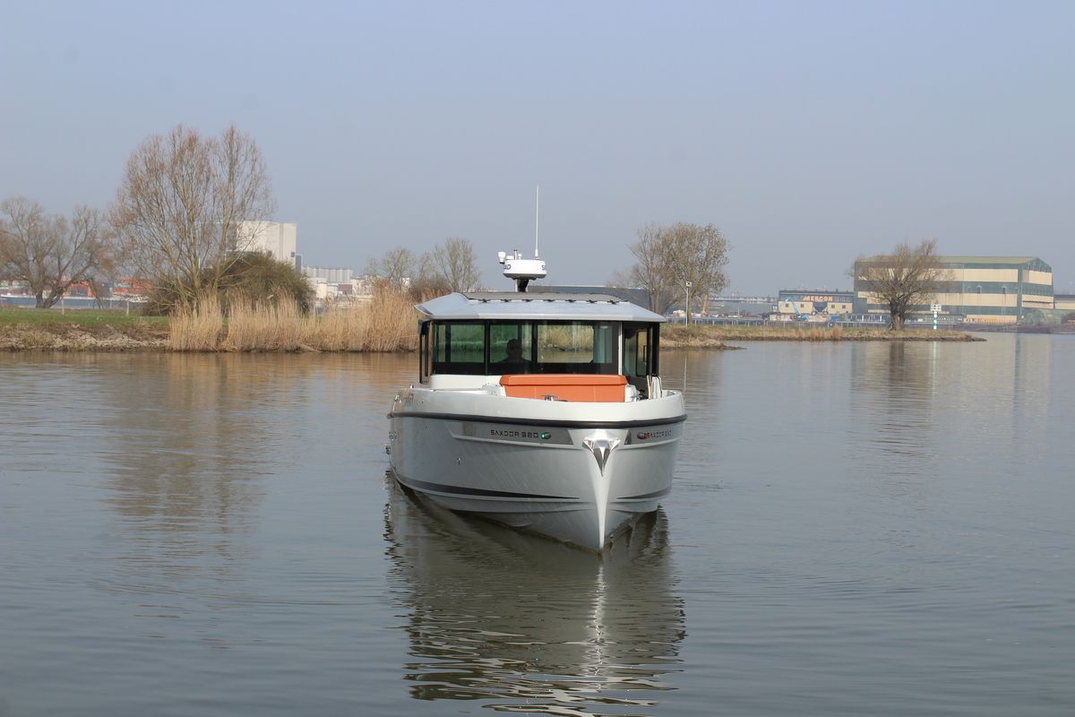 foto: 11 Saxdor 320 GTC