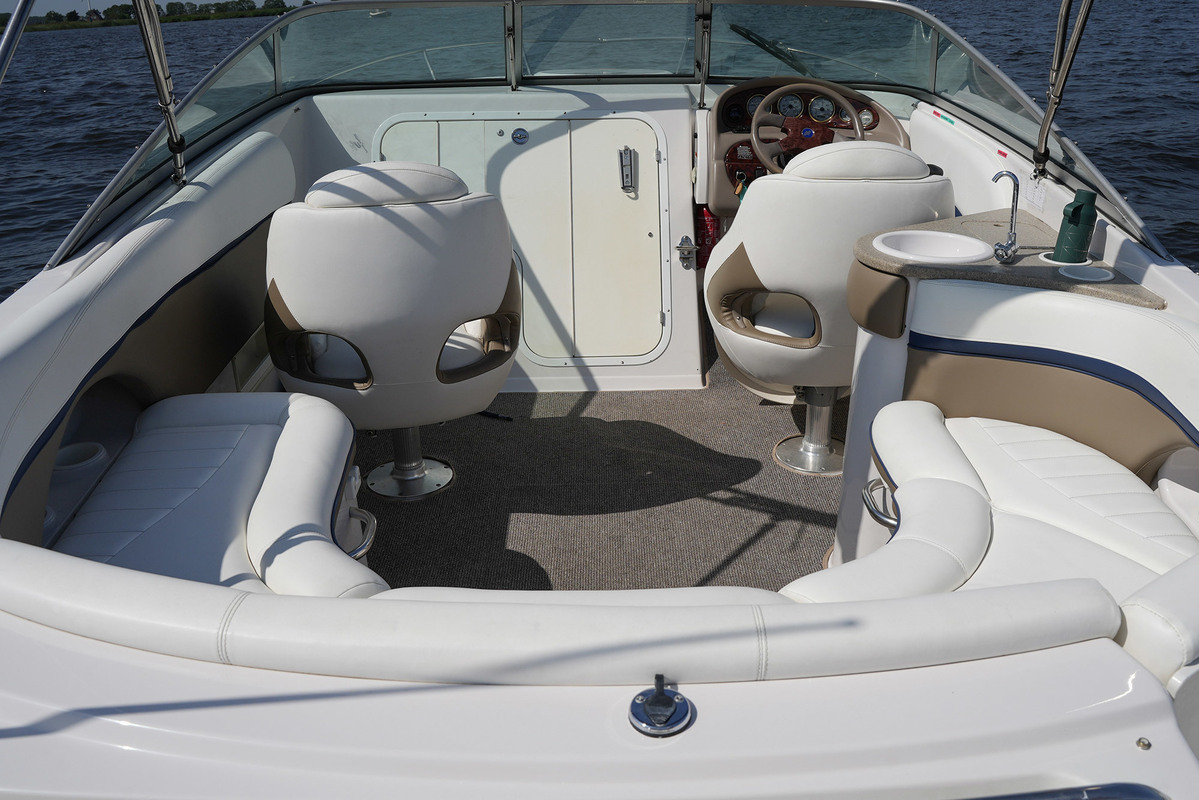 foto: 16 Four Winns 225 Sundowner