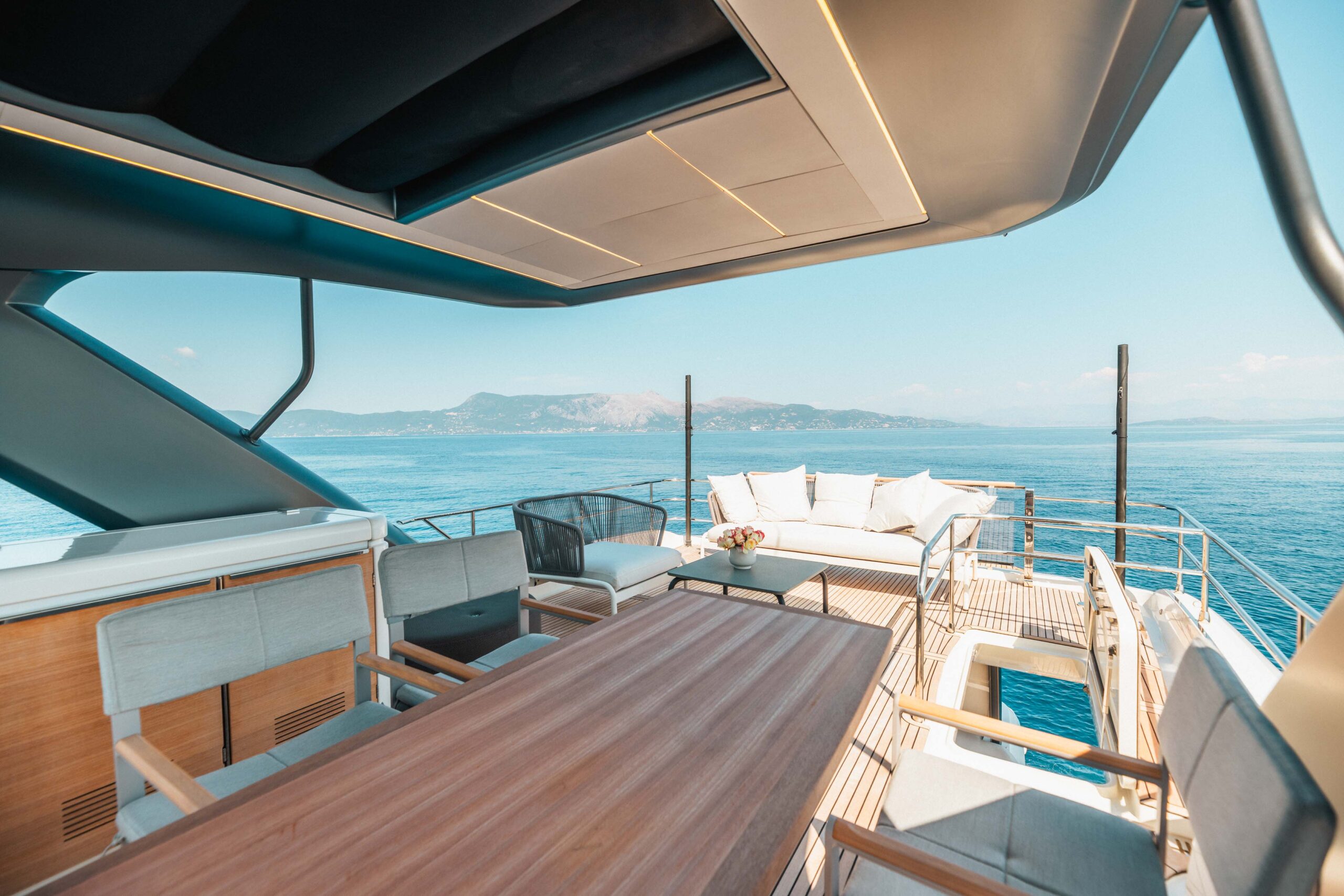 foto: 70 Prestige 690 flybridge