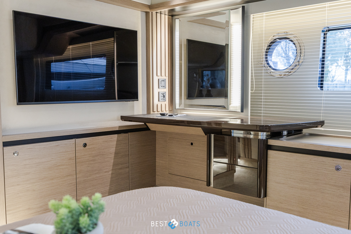 foto: 48 Absolute  Navetta 52