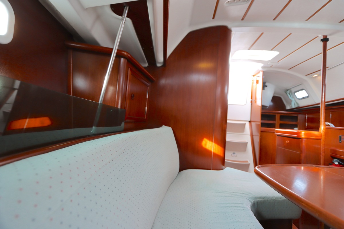 foto: 19 Beneteau Oceanis Clipper 331 Lifting keel