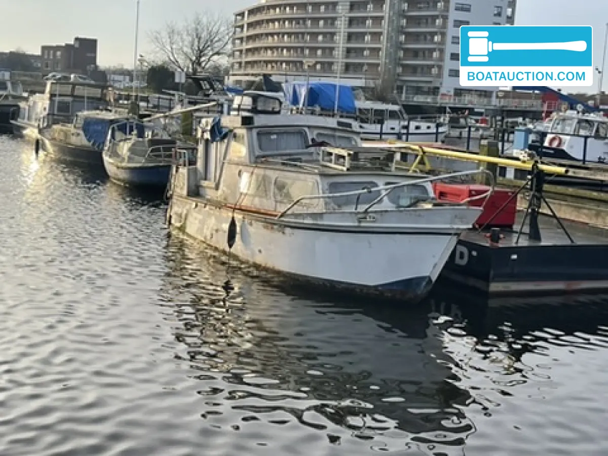 foto: 45 Motorboat 800