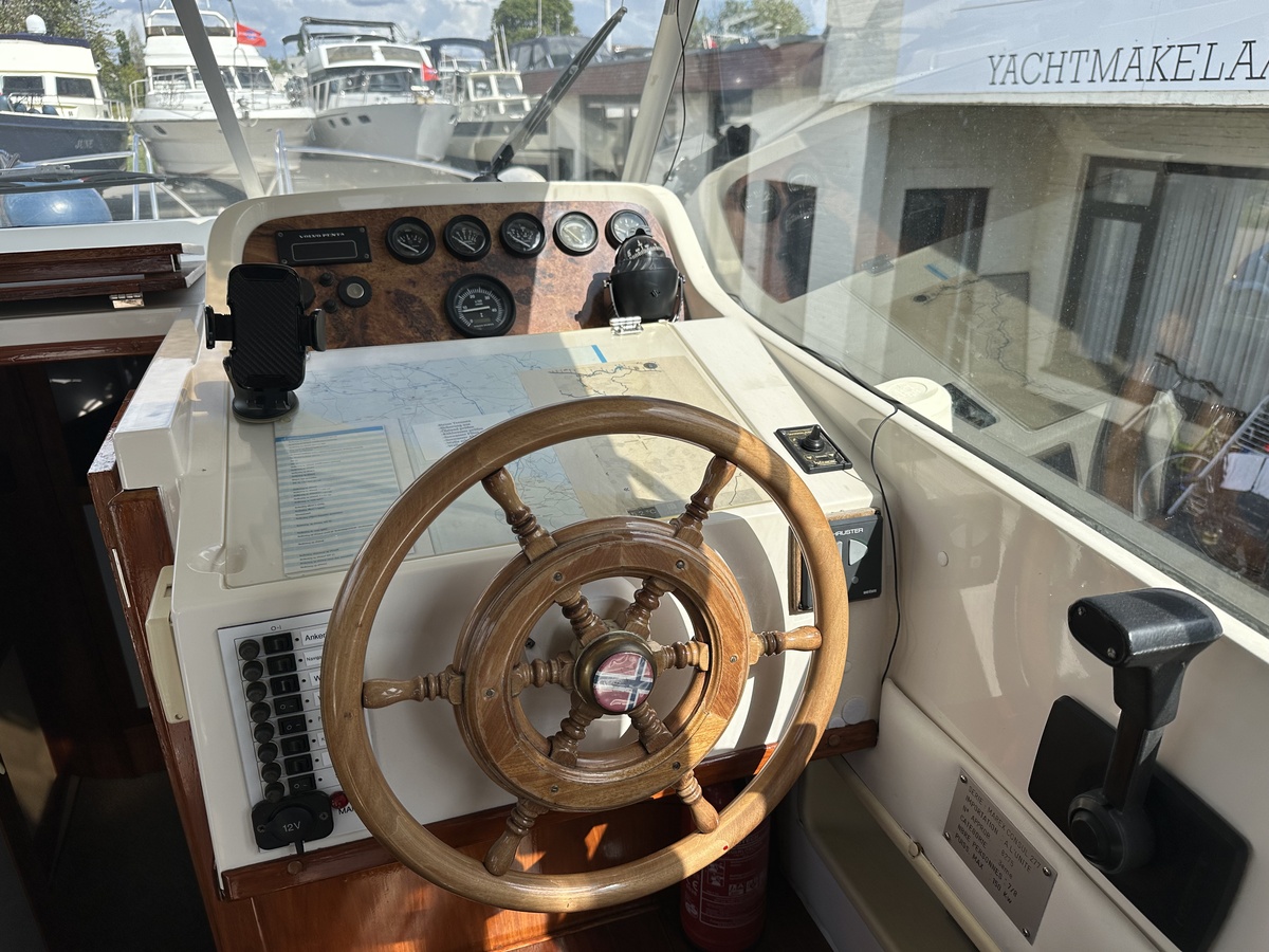 foto: 11 Marex 277 Consul 