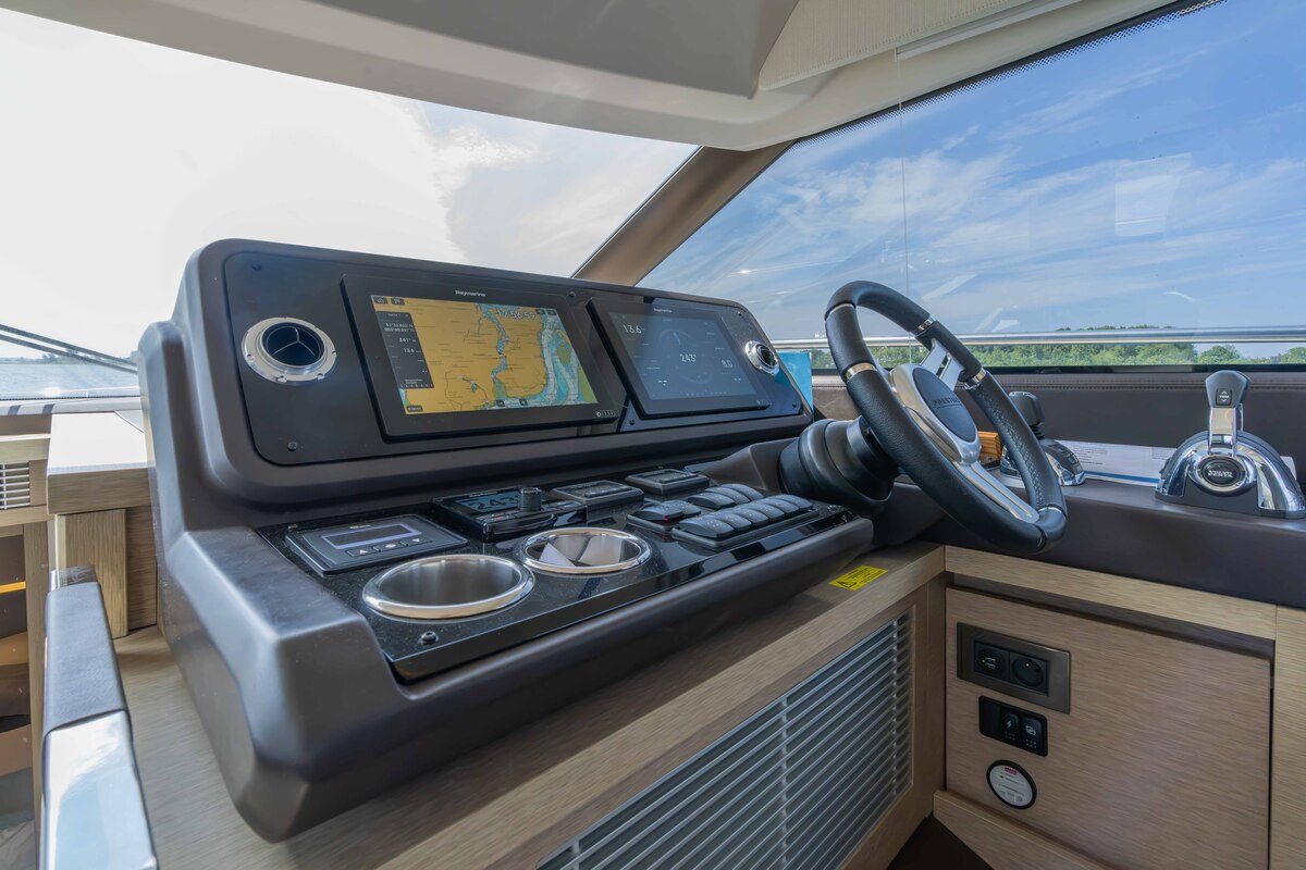 foto: 16 Jeanneau  Prestige 520 Fly