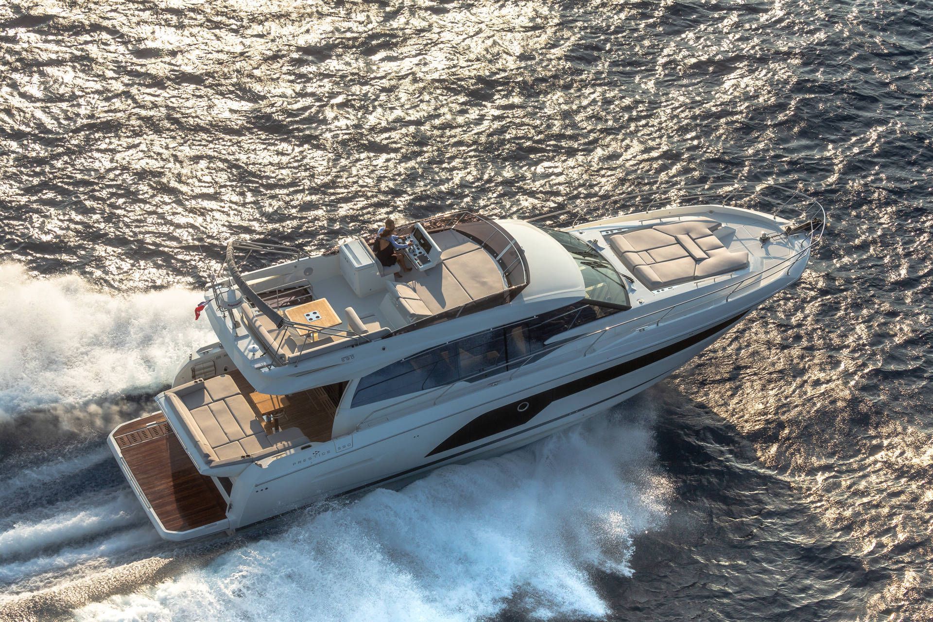 foto: 7 Prestige 590 flybridge #129