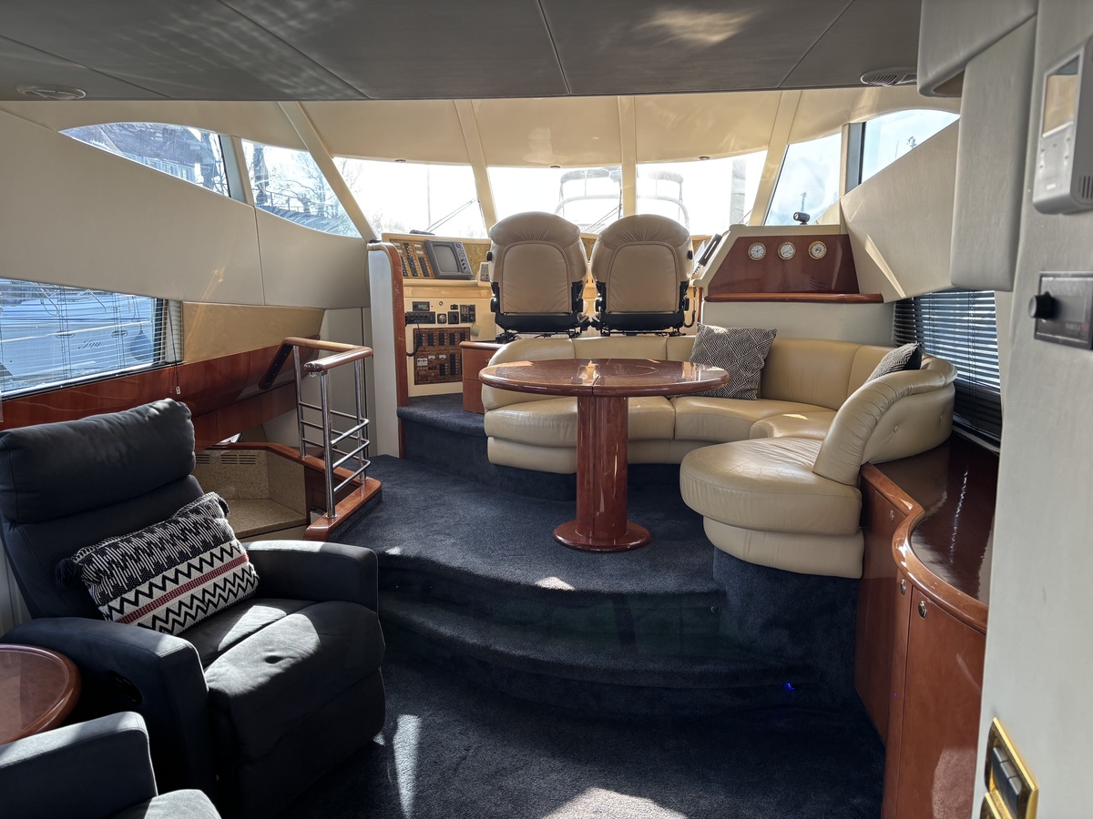 foto: 20 Fairline Squadron 52