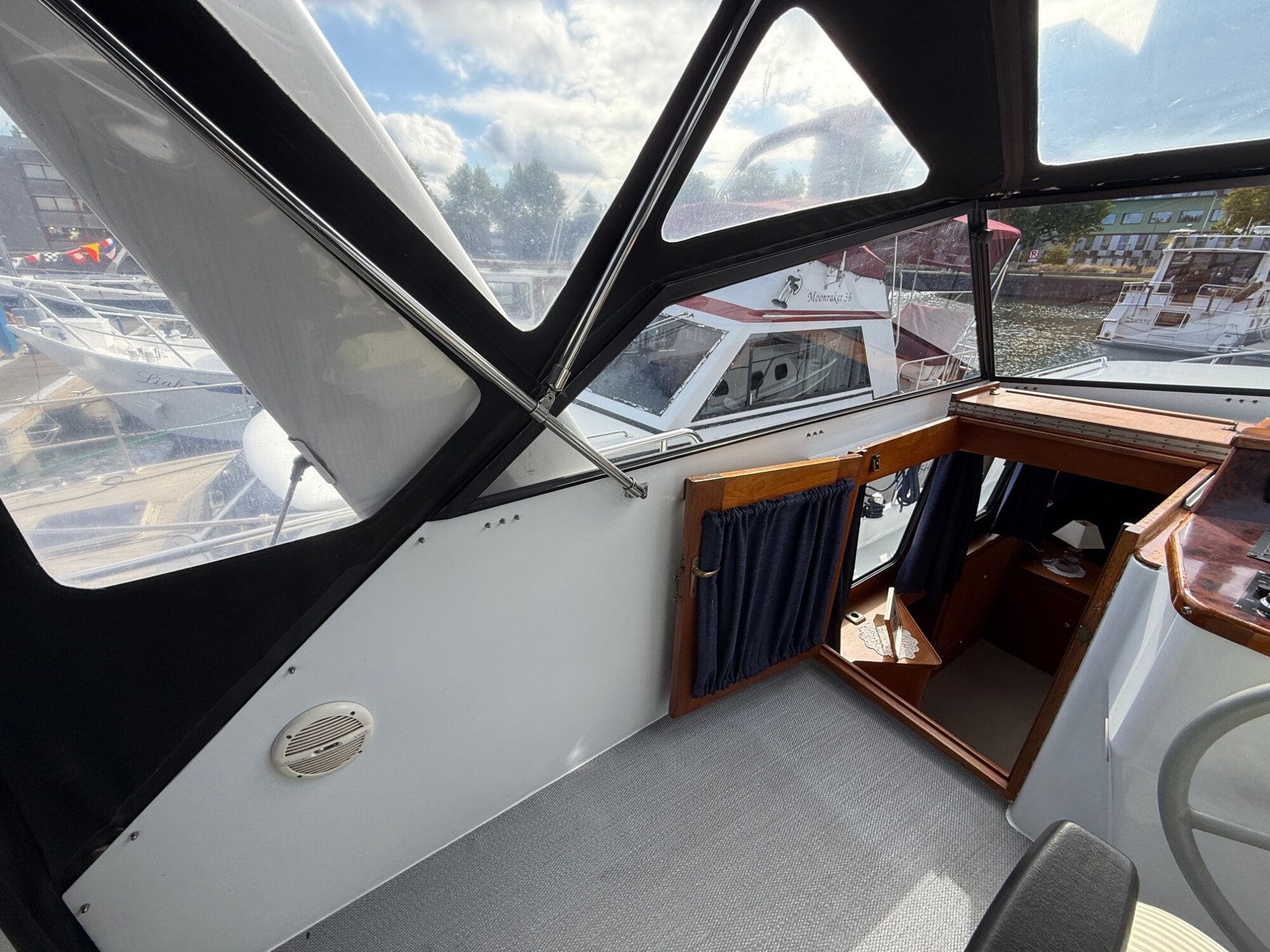 foto: 32 Explorer Explorer Classic 44 AK Cabrio