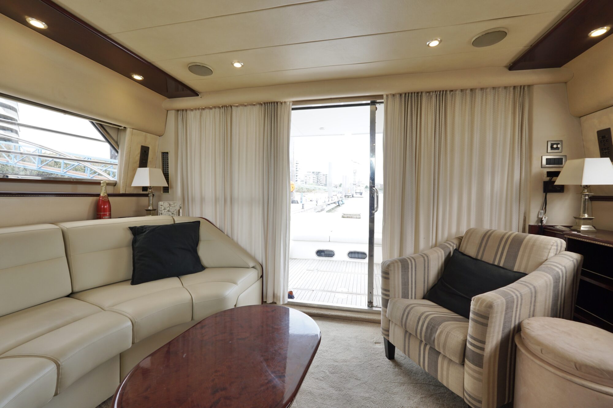 foto: 37 Princess Princess 60 Flybridge