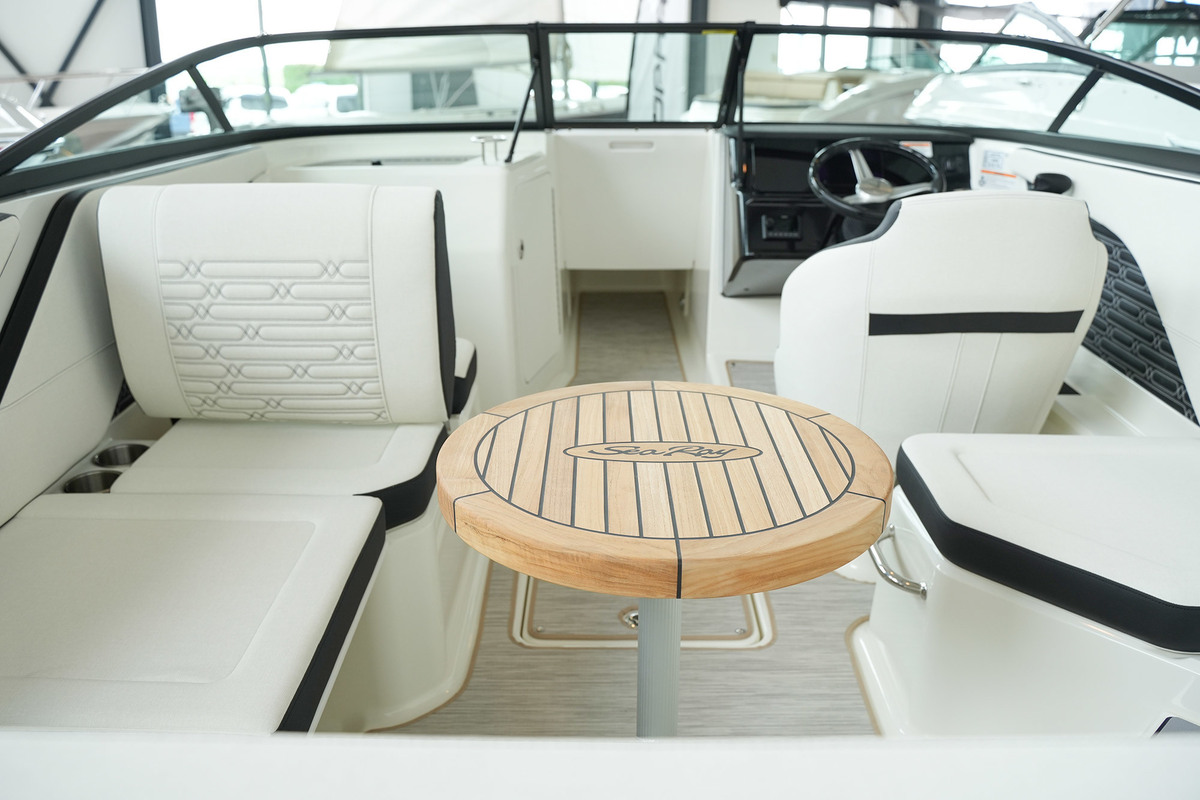 foto: 32 Sea Ray SPX 210 