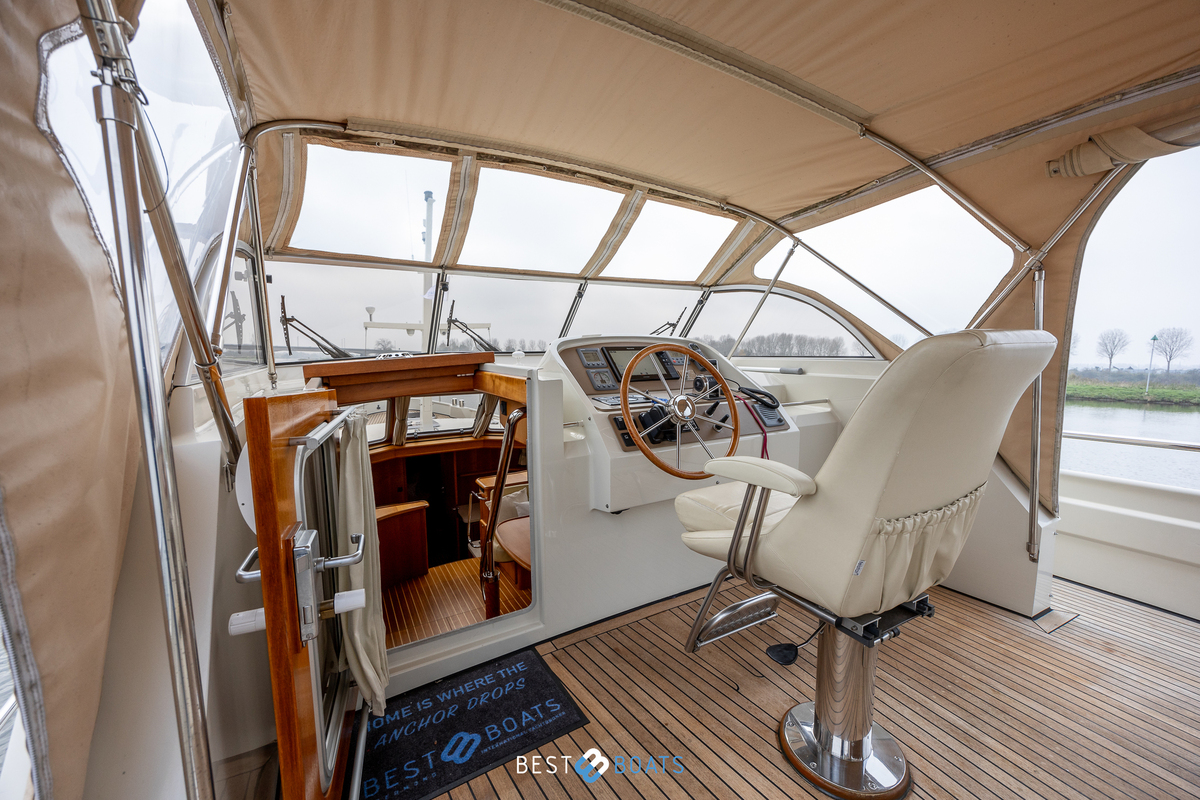 foto: 25 Linssen  Grand Sturdy 430 AC MKII Diamond