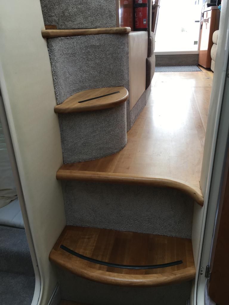 foto: 14 Sealine Sealine F34 Flybridge