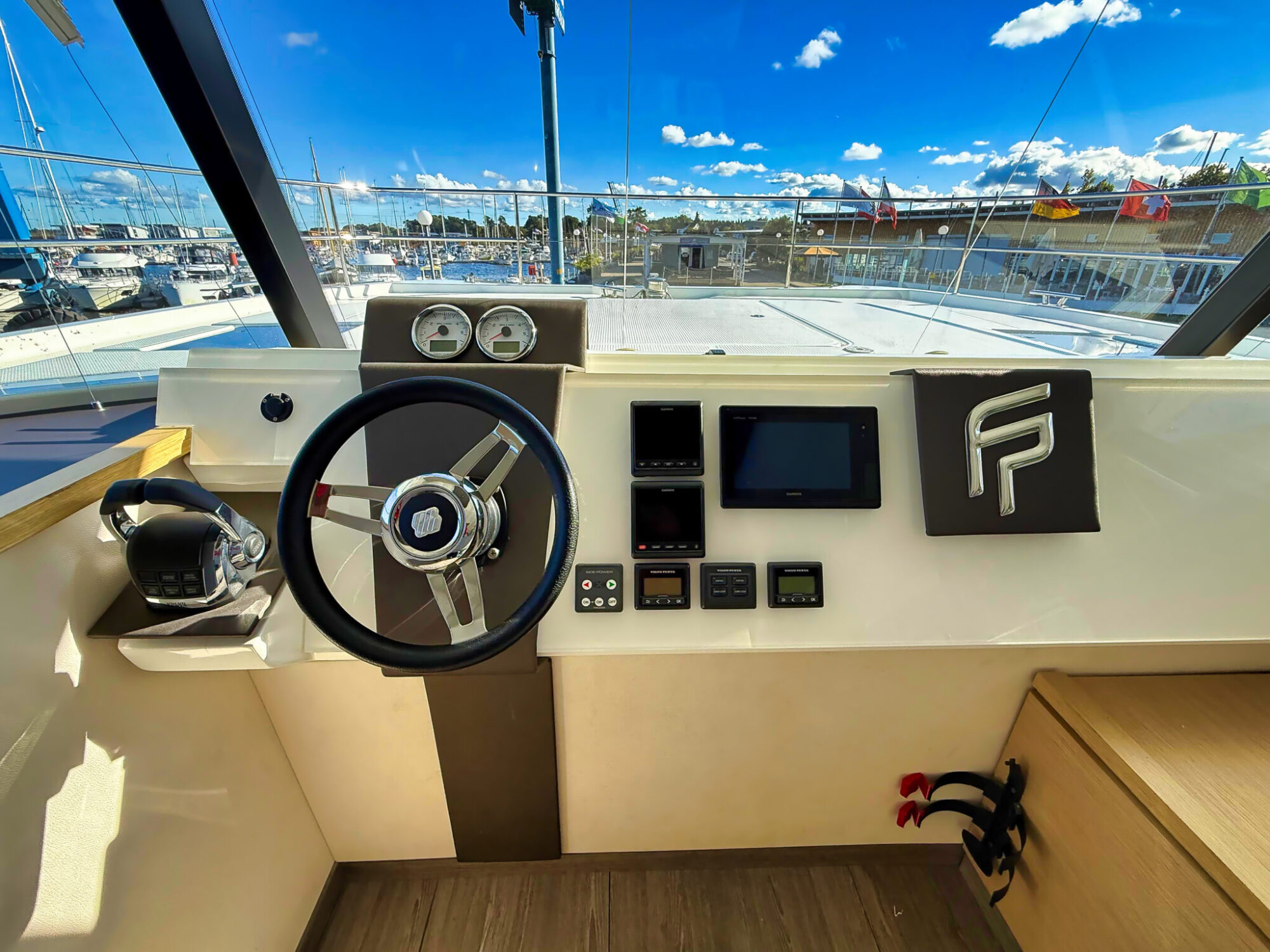 foto: 27 Fountaine Pajot Fountaine Payot Motorcatamaran MY 37