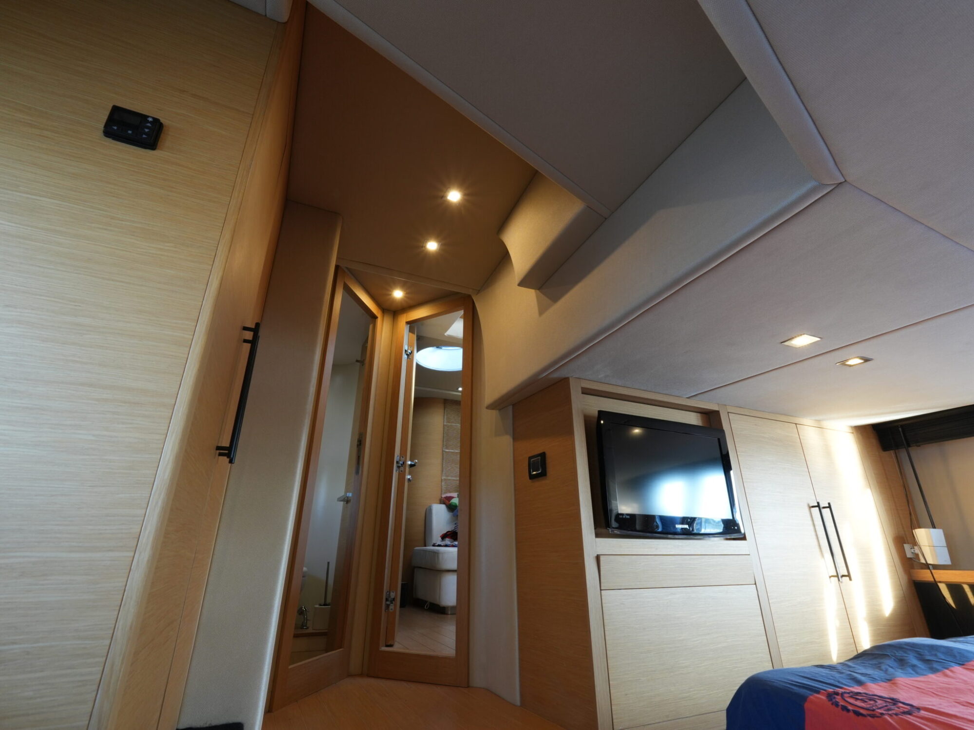 foto: 87 Sessa Sessa C46 HT IPS