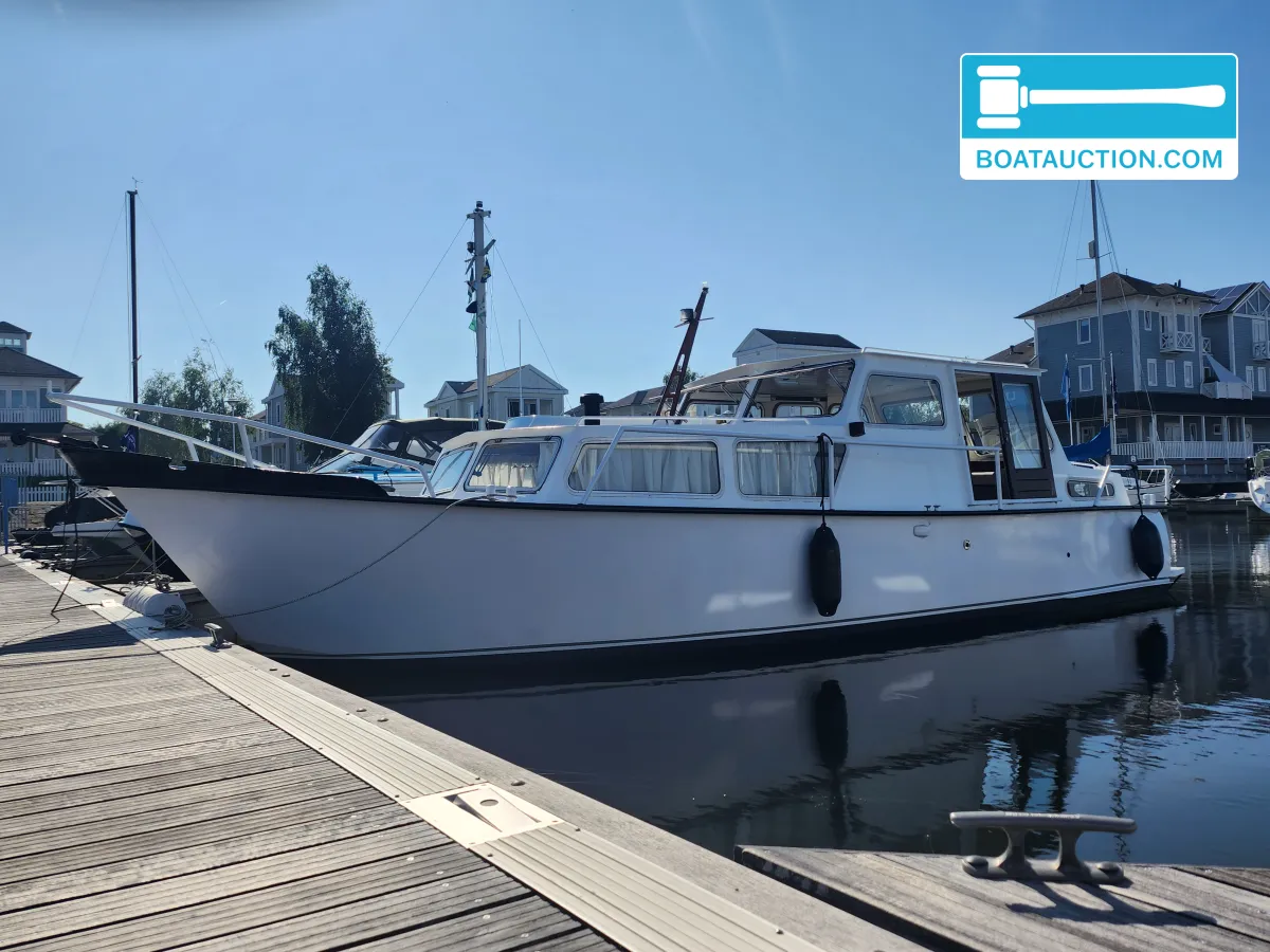 foto: 14 Motorboat 1050