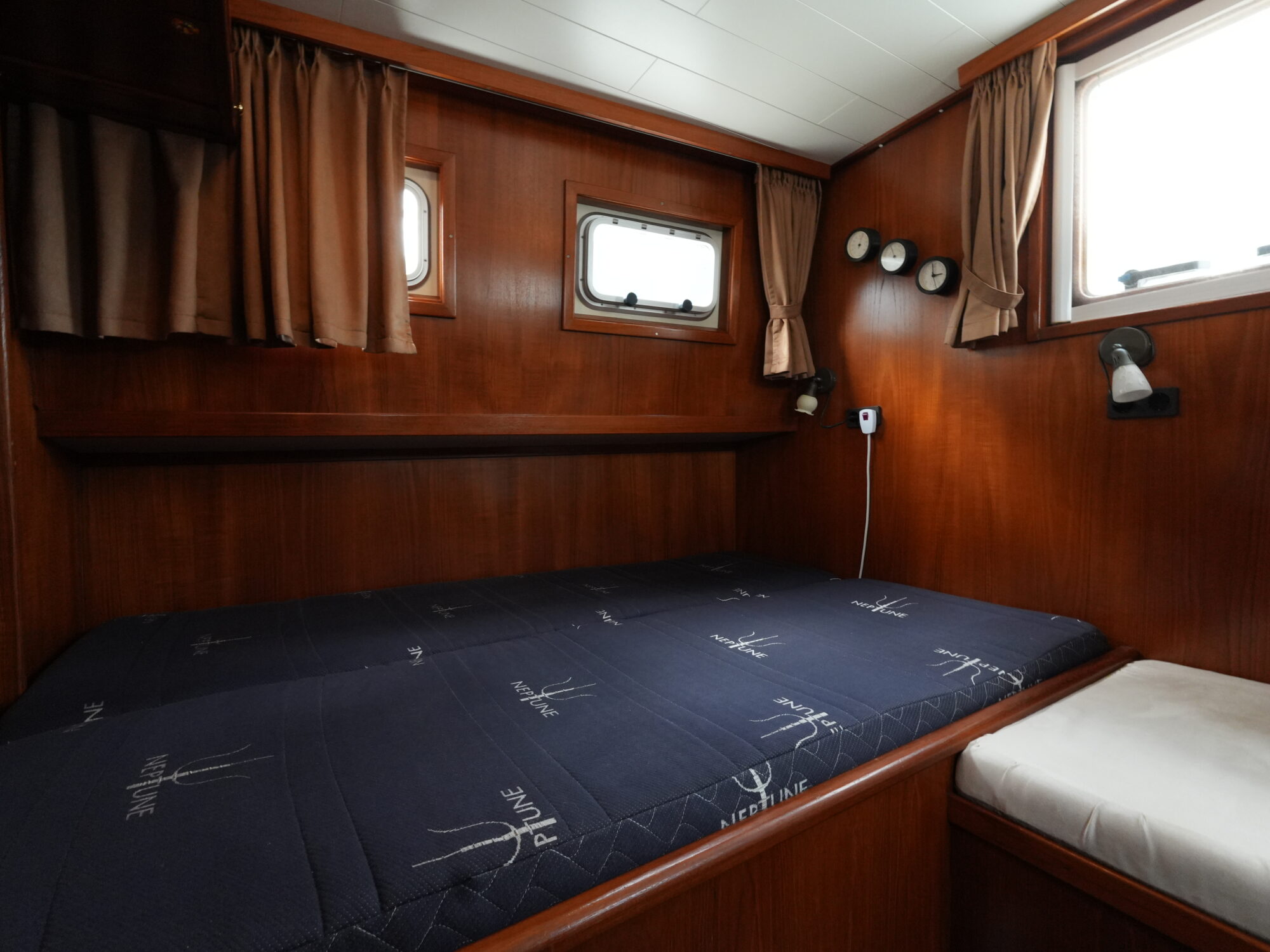 foto: 30 Macheta Macheta 1200 Classic