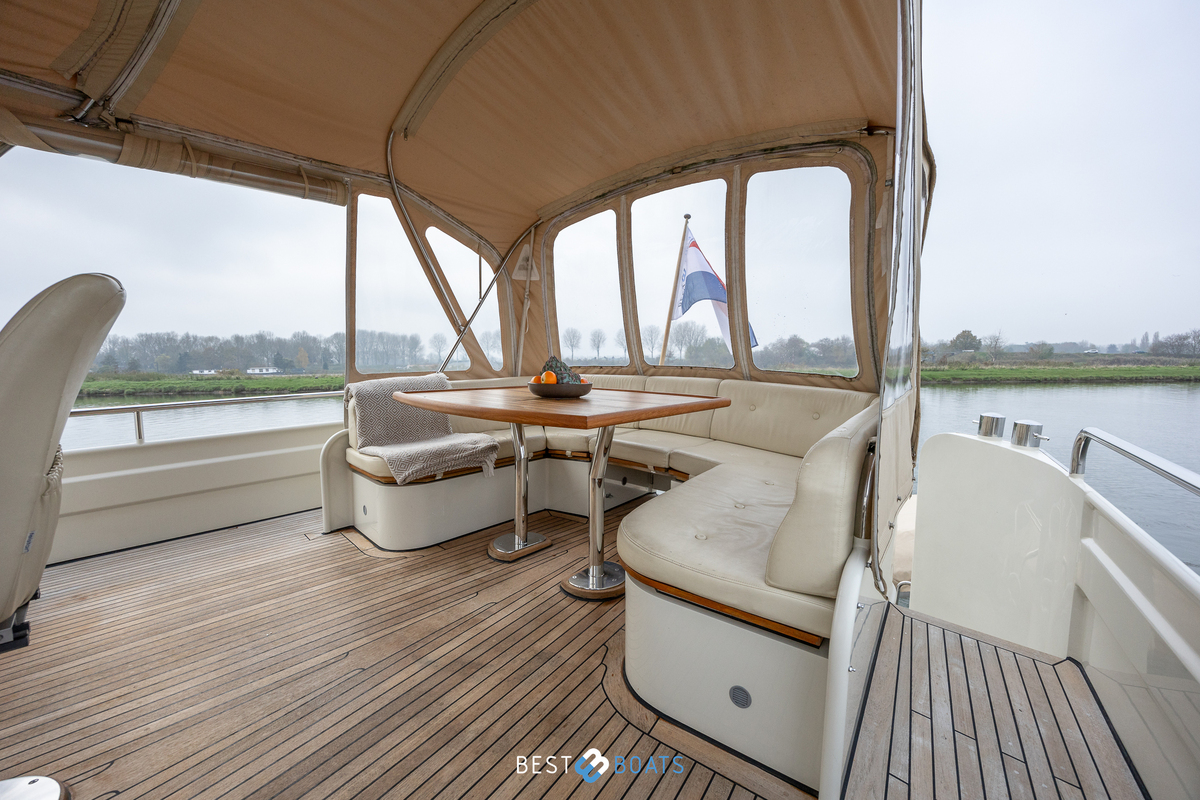 foto: 30 Linssen  Grand Sturdy 430 AC MKII Diamond