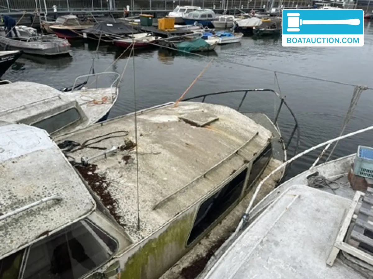 foto: 7 Cabin boat 800