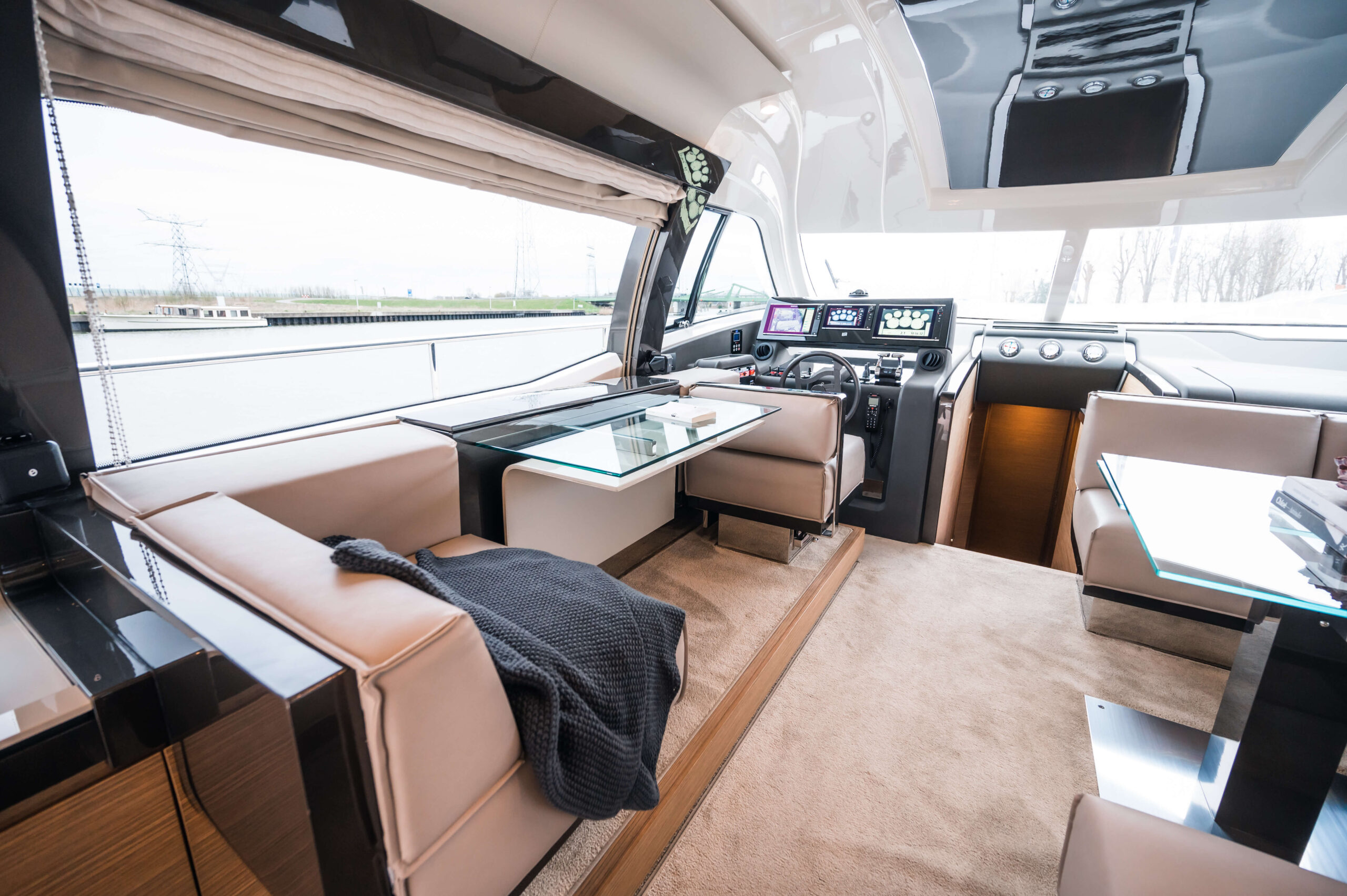 foto: 41 Ferretti Yachts 550