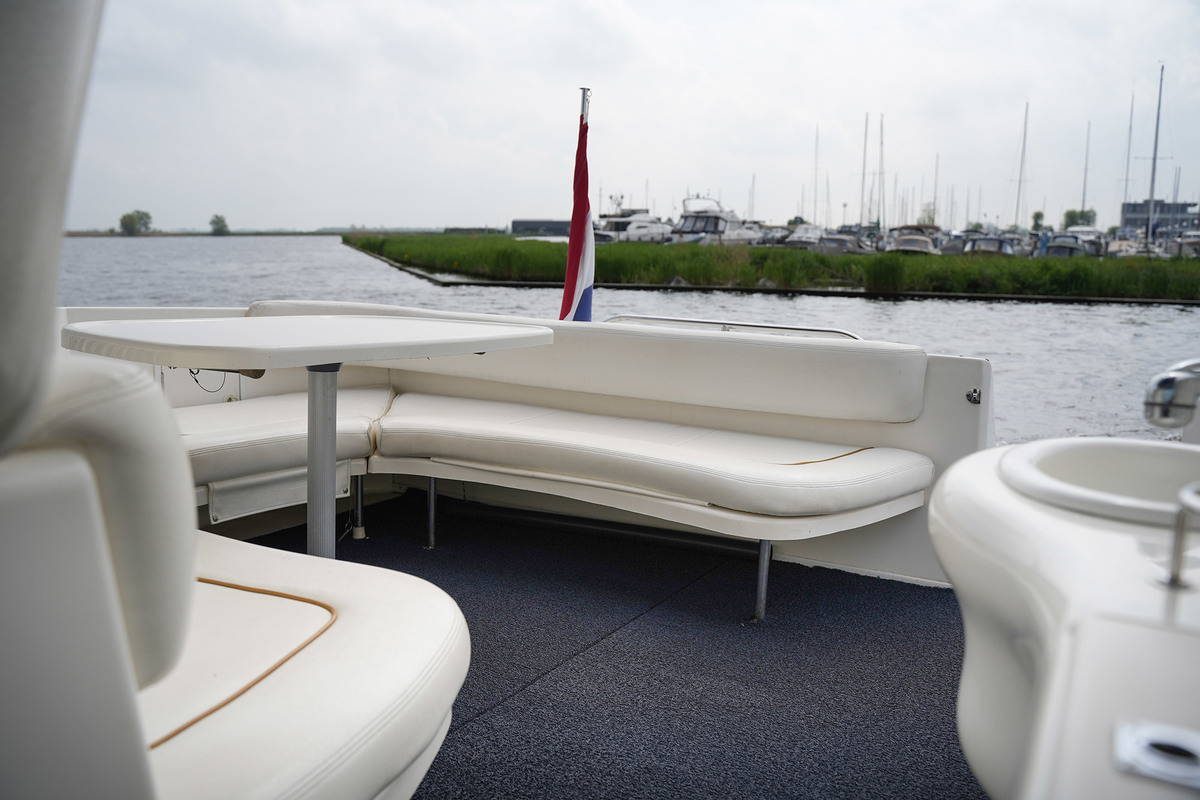 foto: 28 Sea Ray 310 Sundancer