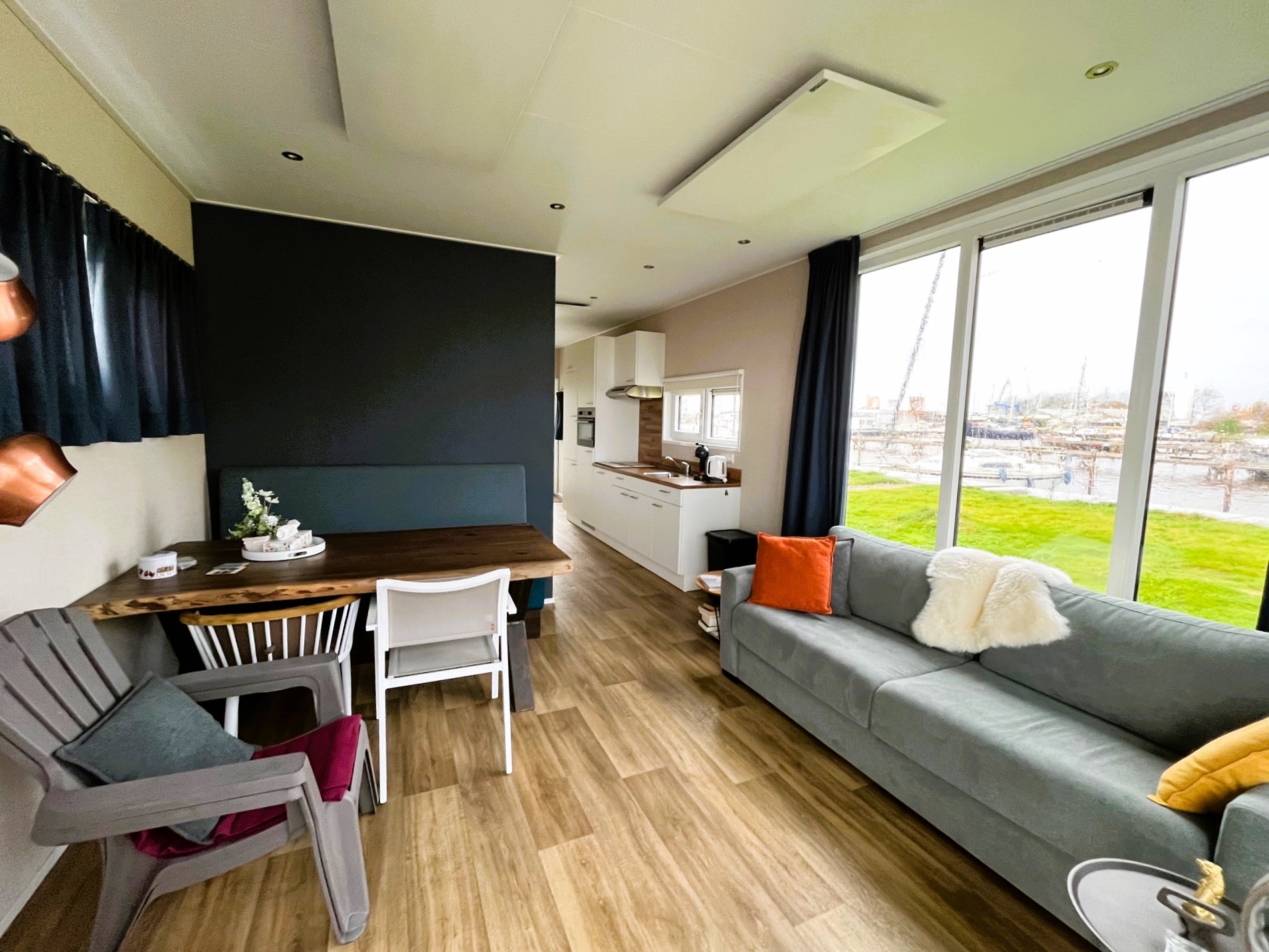 foto: 22 Vamos 46 Houseboat Charter