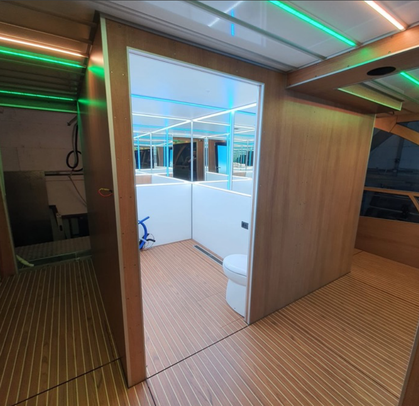 foto: 5 Houseboat Holiday Sun Deck 60