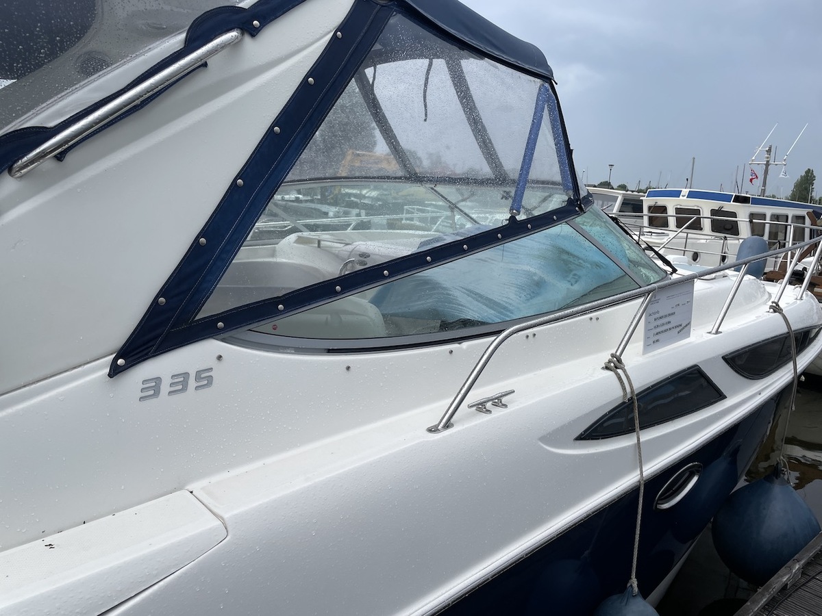 foto: 13 Bayliner  335 Cruiser