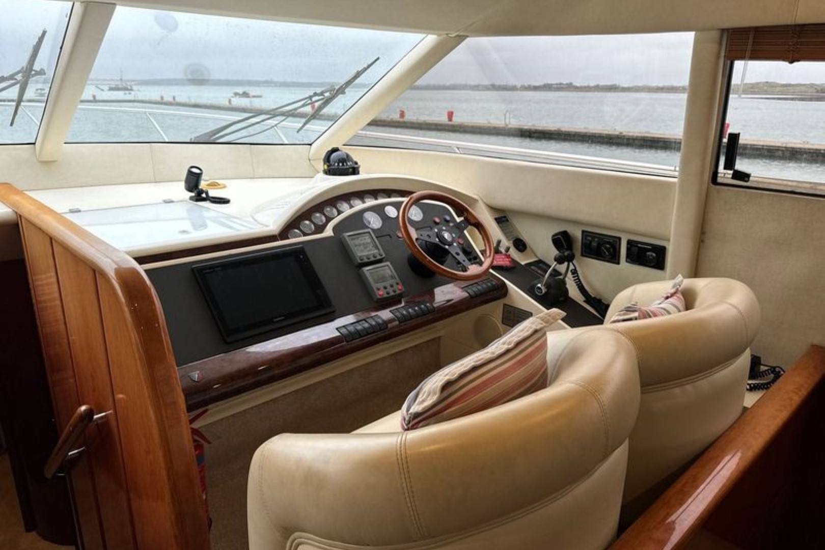 foto: 13 Fairline  Squadron 55