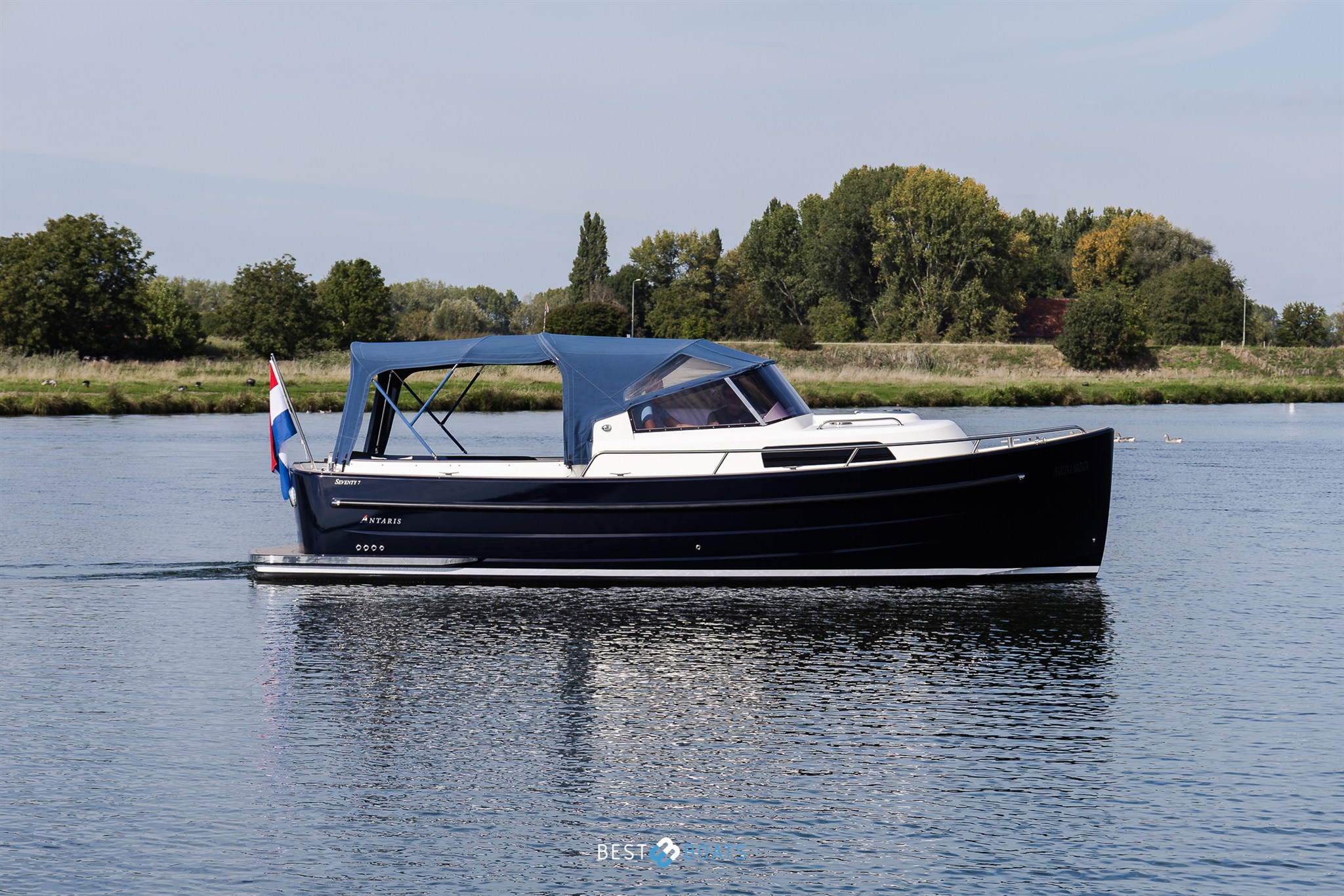 Antaris Seventy7 Cabin