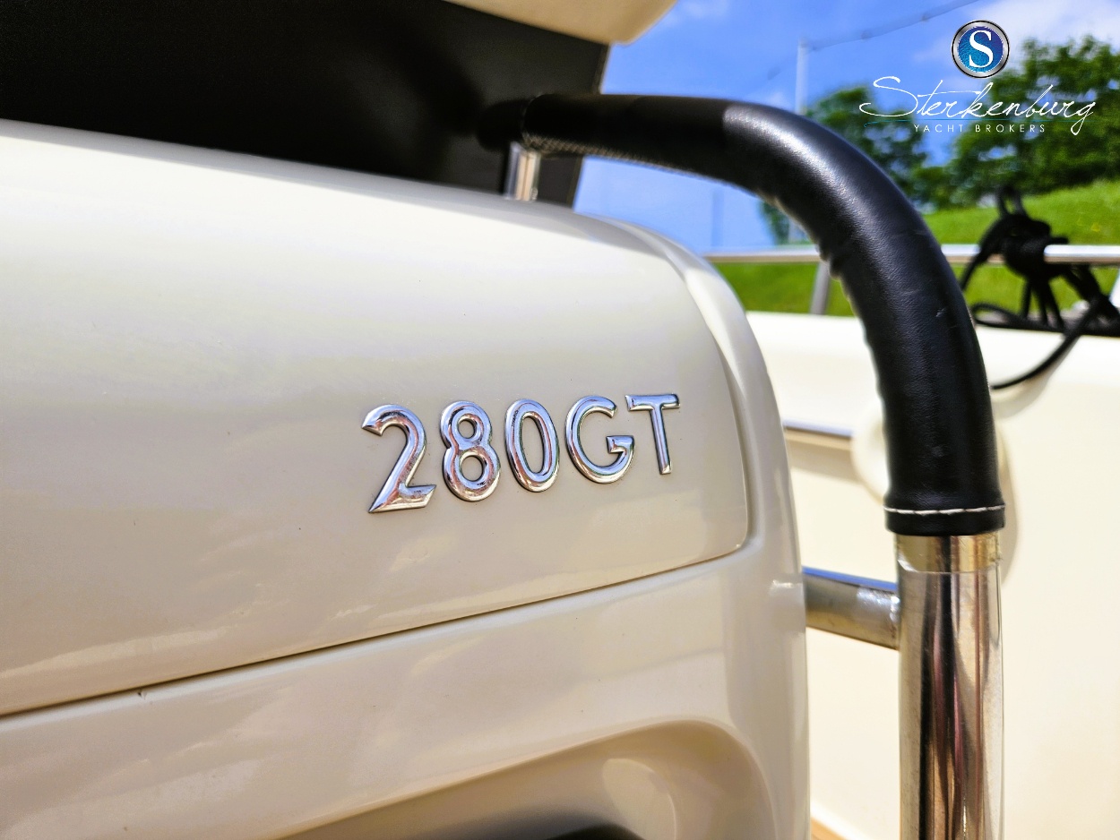 foto: 15 Invictus 280 GT