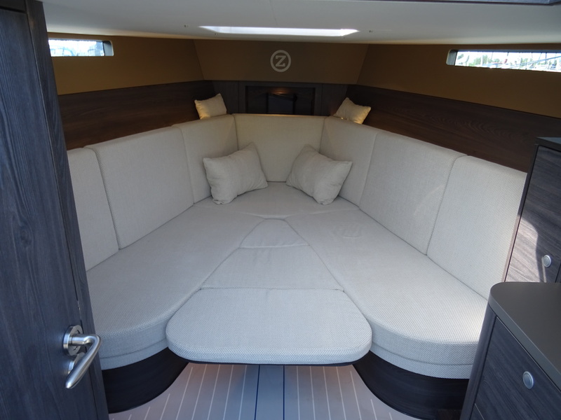 foto: 19 Zinder 990 Hybrid