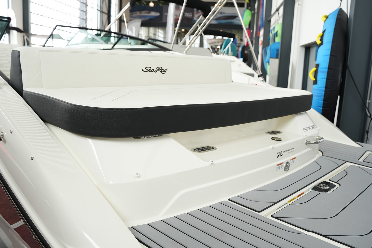 foto: 24 Sea Ray SPX 210 (nieuw Model 2024)