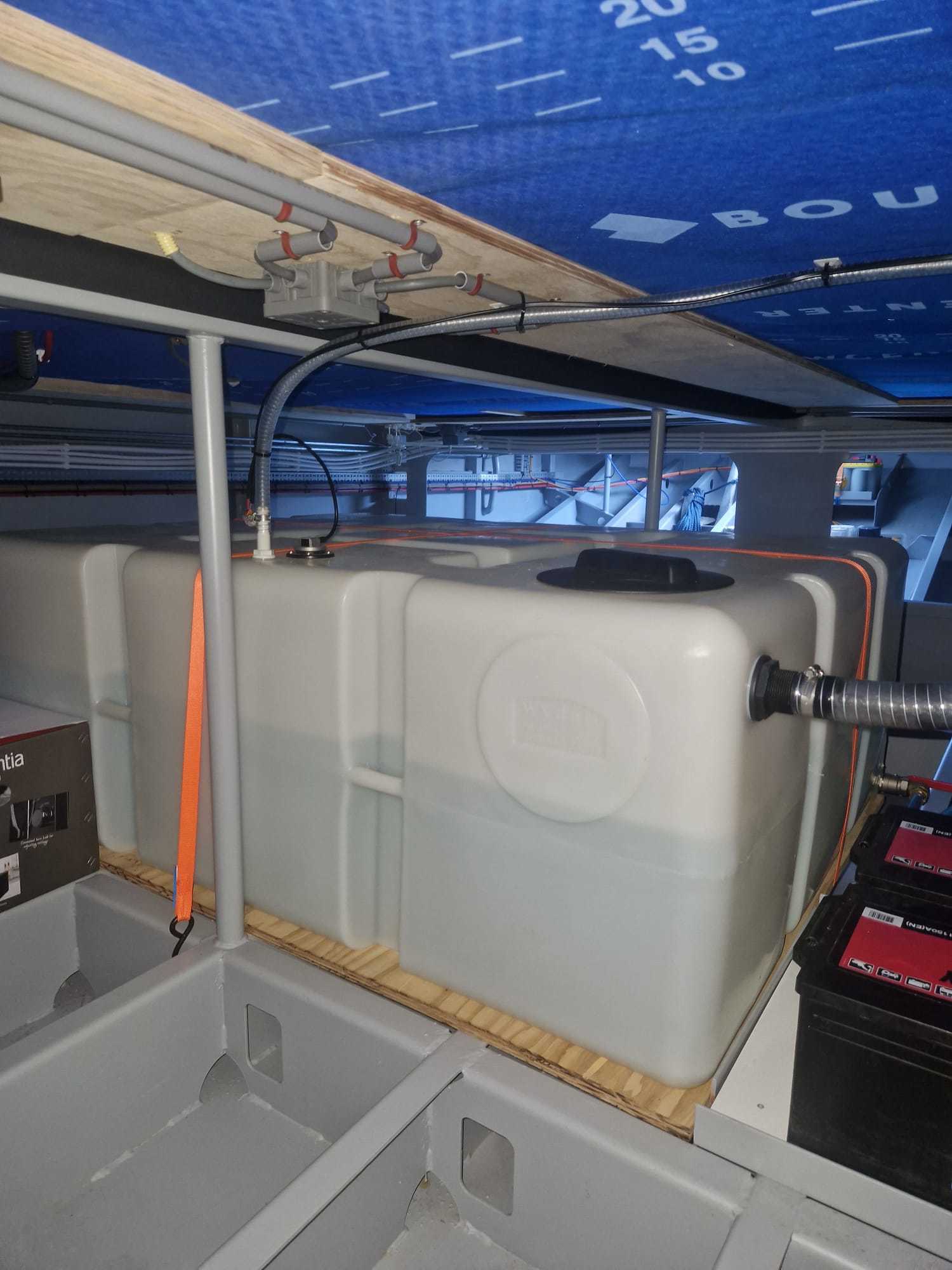 foto: 67 HOMESHIP VaarChalet In Amsterdam 1250D Luxe Houseboat