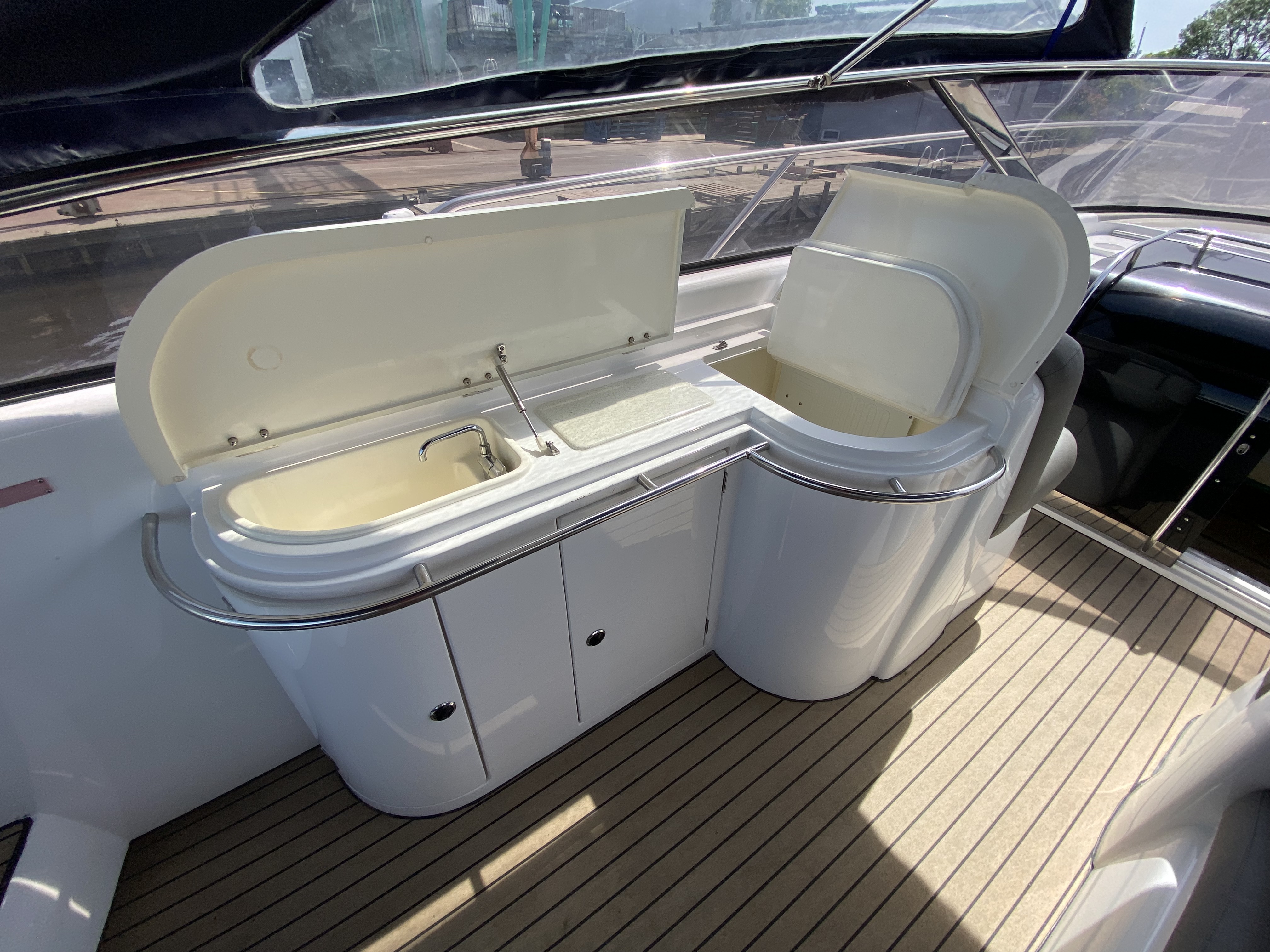 foto: 12 Sunseeker Comanche 40