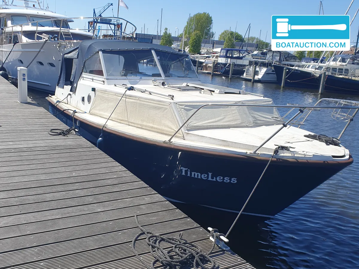 hoofdfoto: 1 Waterland 850 EV