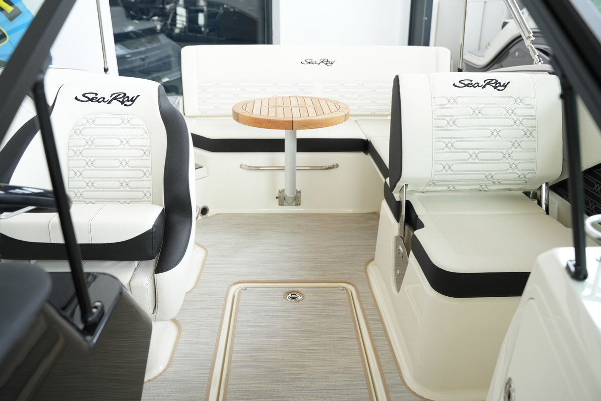 foto: 34 Sea Ray SPX 210 