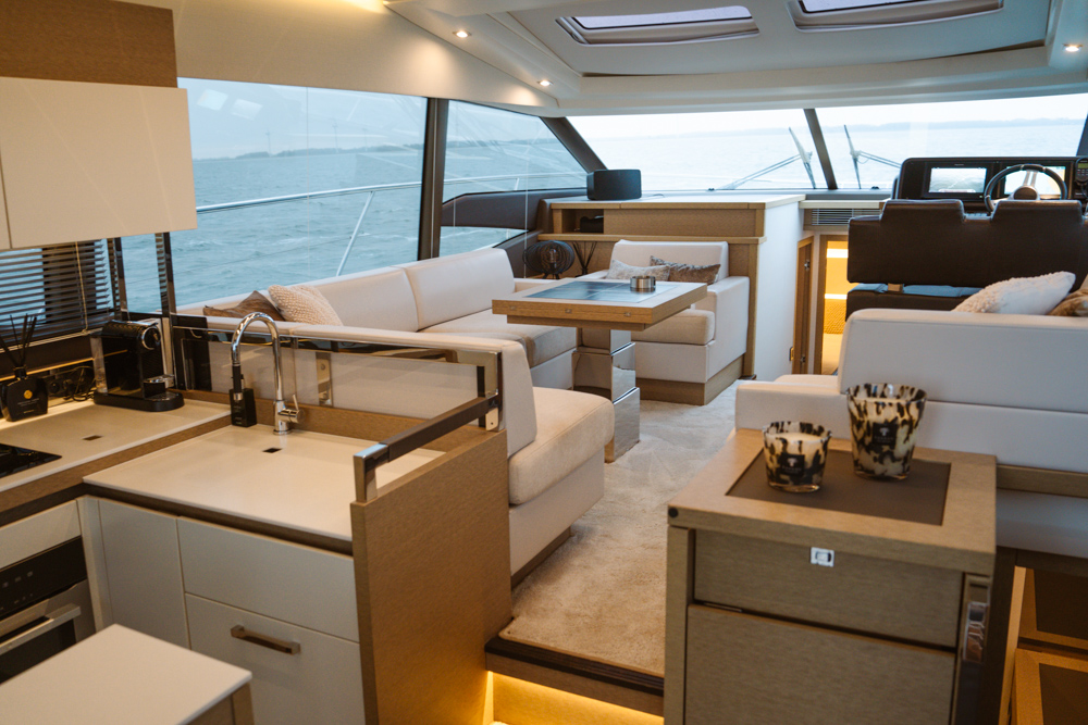 foto: 15 Prestige 520S #38 Joan