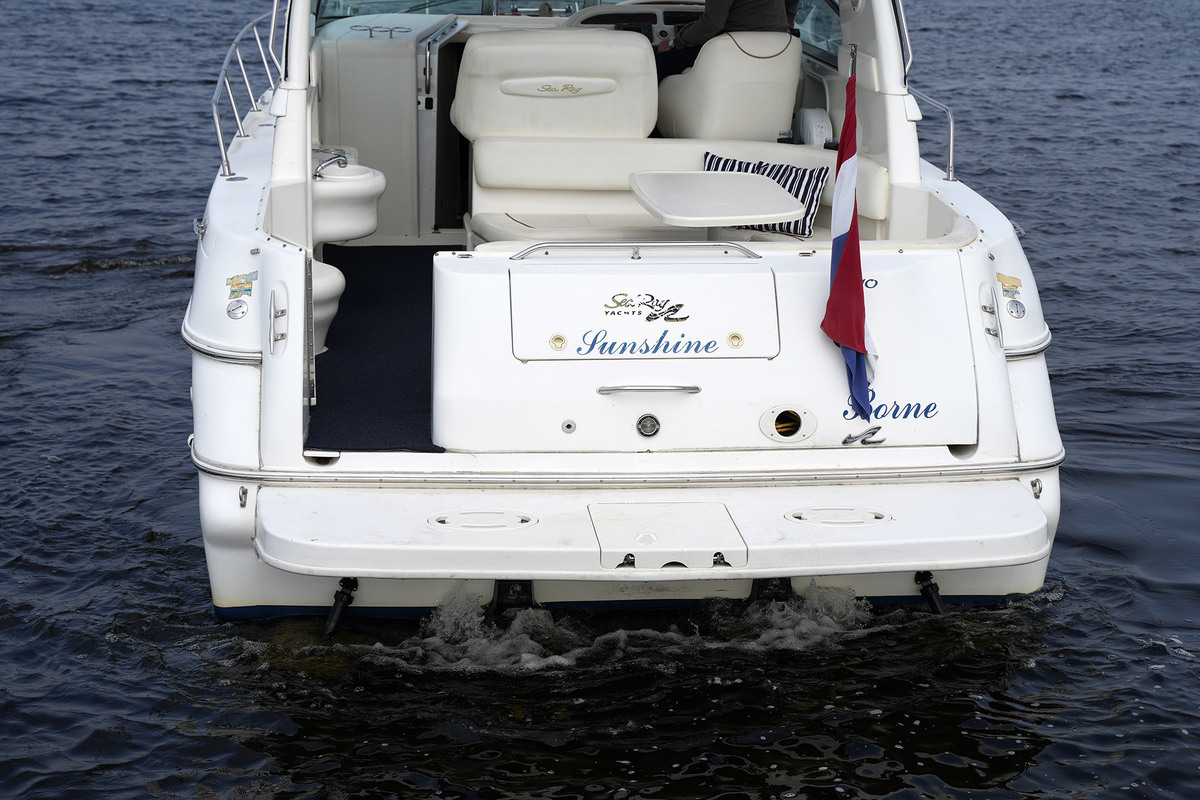 foto: 54 Sea Ray 310 Sundancer