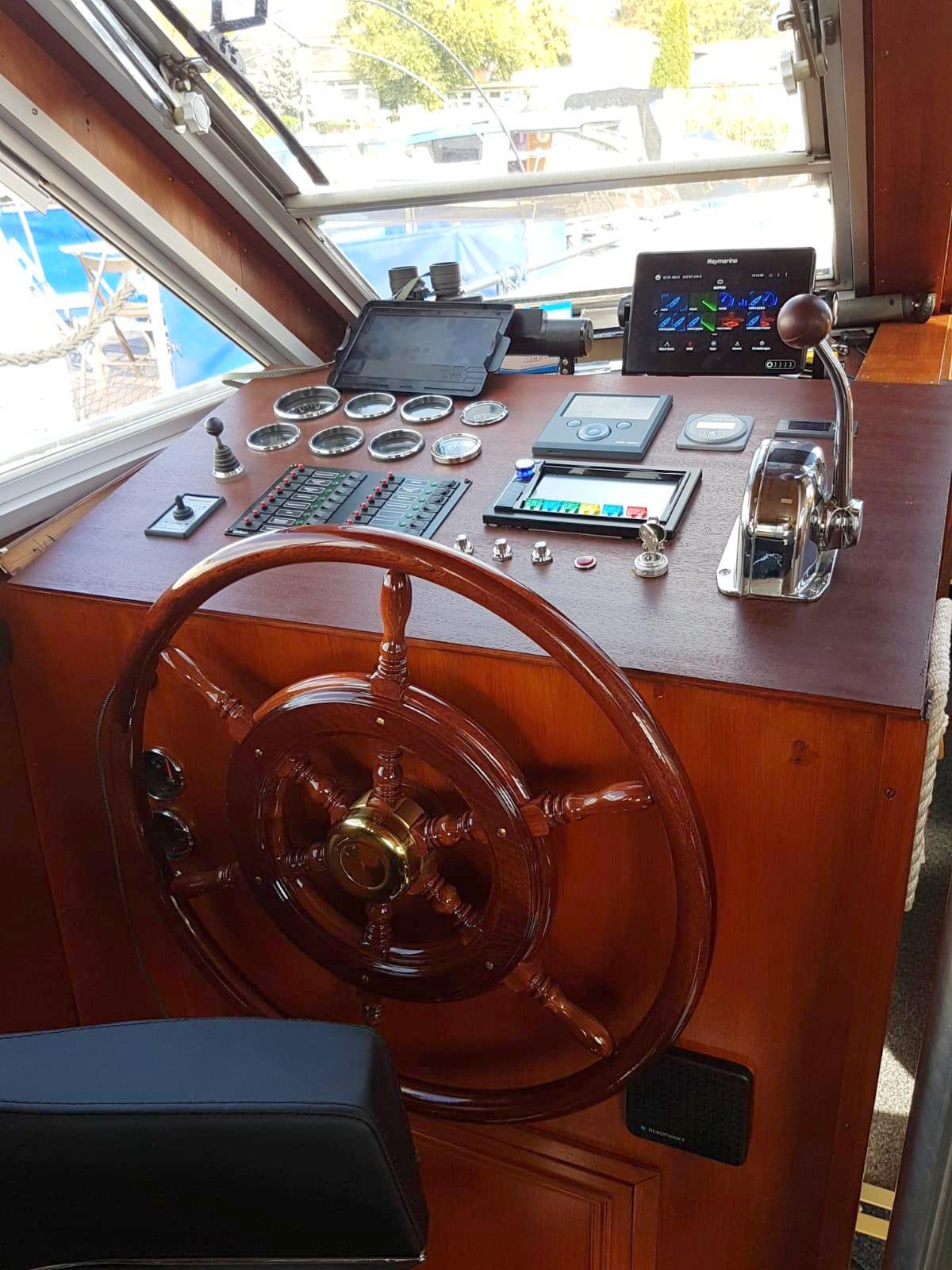 foto: 16 Veerdörn Veerdörn 13.00 Flybridge