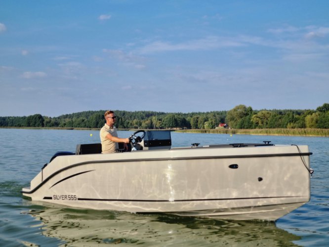 foto: 6 Silver Yacht 555 Tender