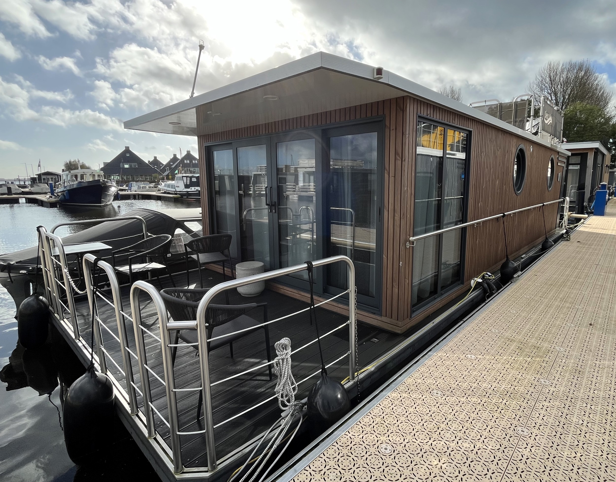 hoofdfoto: 1 Nordic Season Met Ligplaats NS 40 Eco 36m2 Houseboat