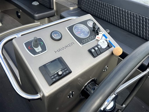 foto: 23 Seafury Hawker 725