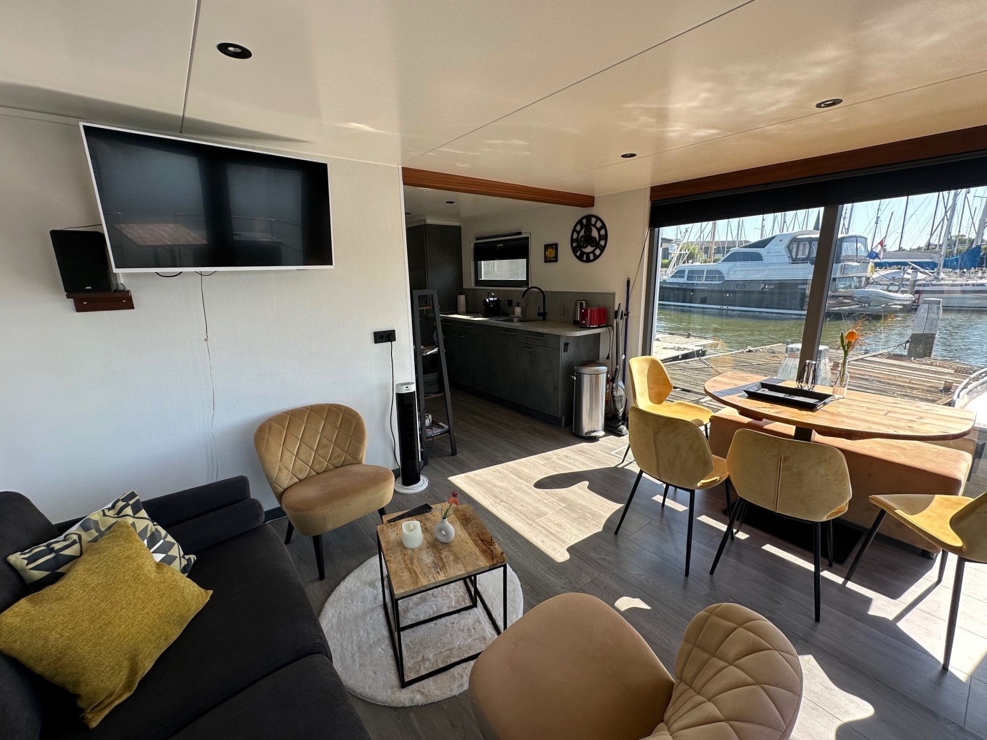 foto: 14 Havenlodge Castalia Houseboat