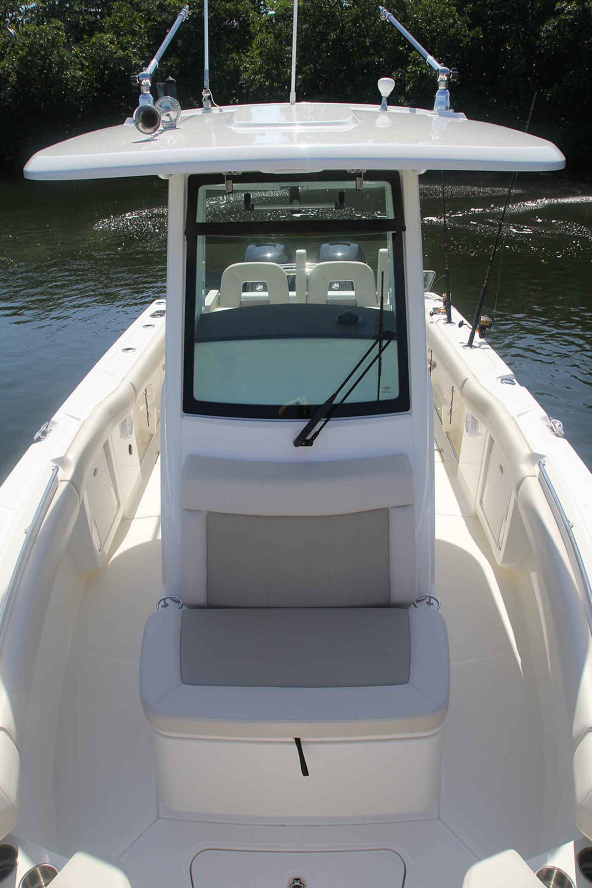 foto: 6 Boston Whaler 250 Outrage