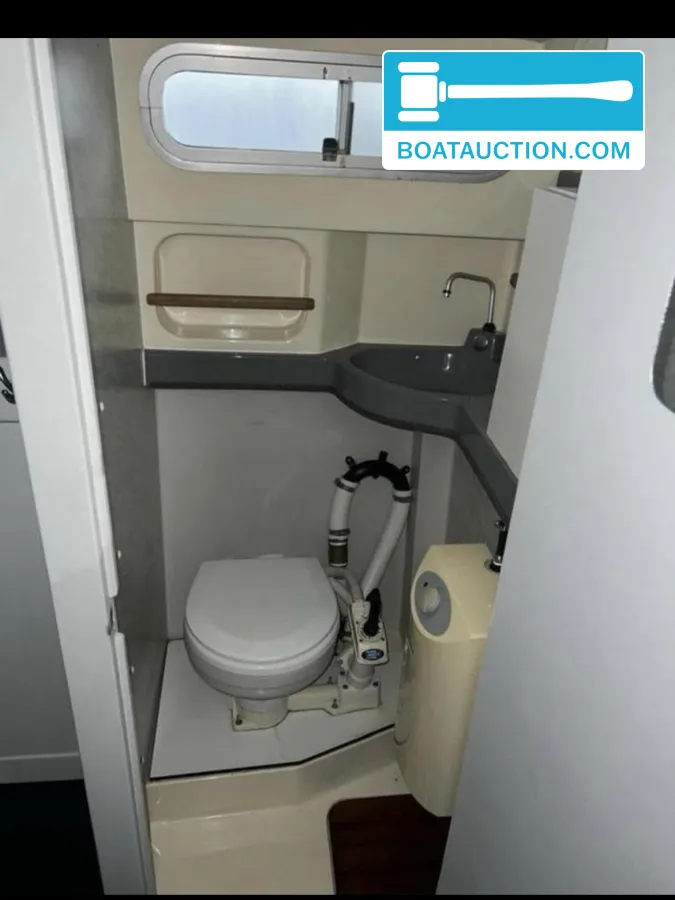 foto: 12 Sealine 215