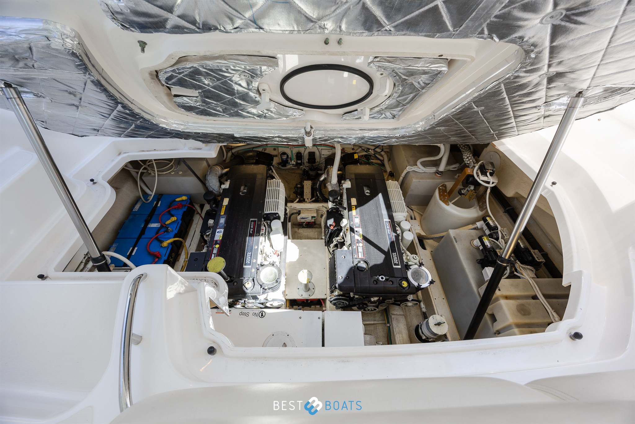 foto: 25 Tiara Yachts 4300 Sovran