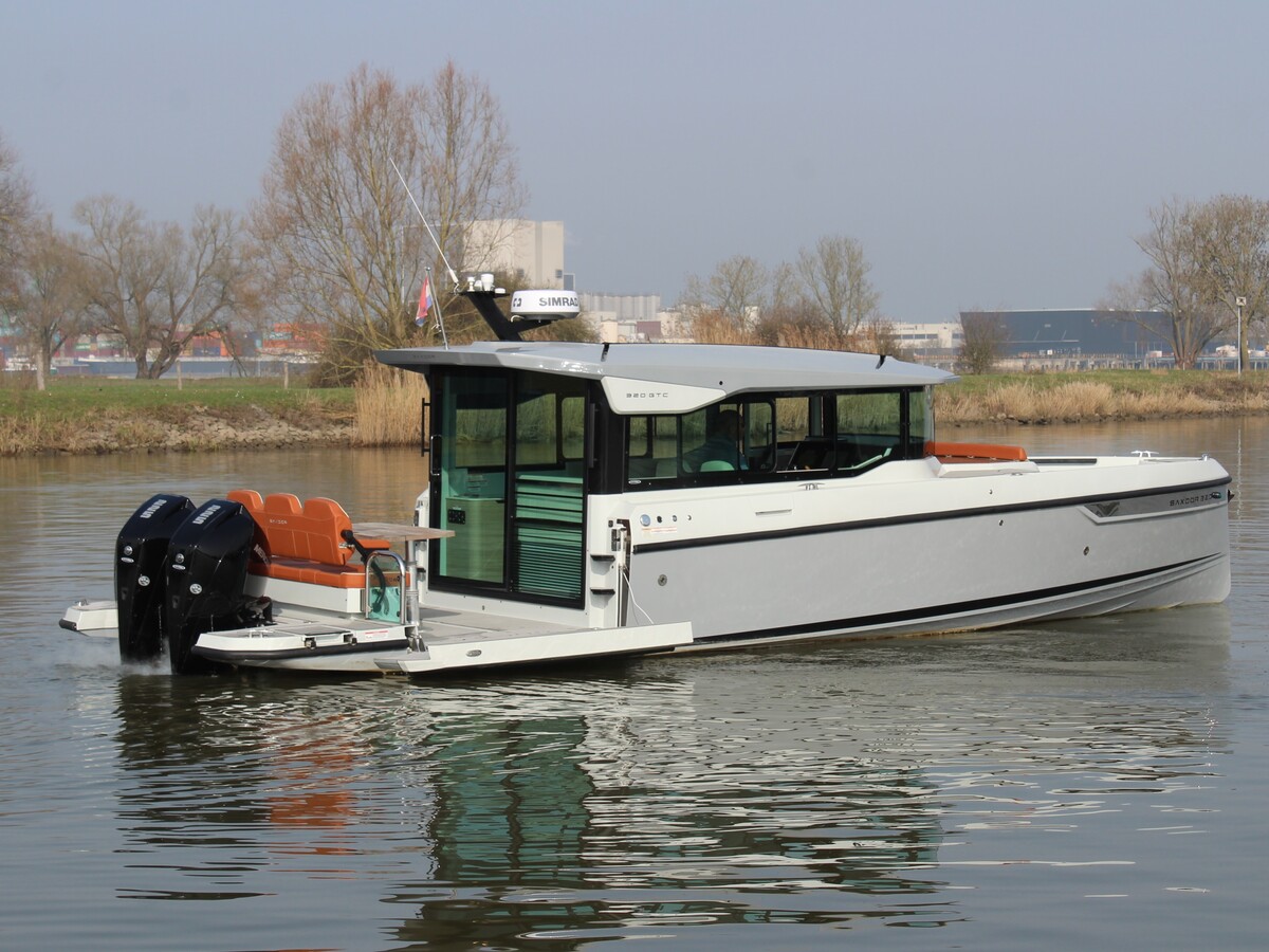 foto: 12 Saxdor 320 GTC