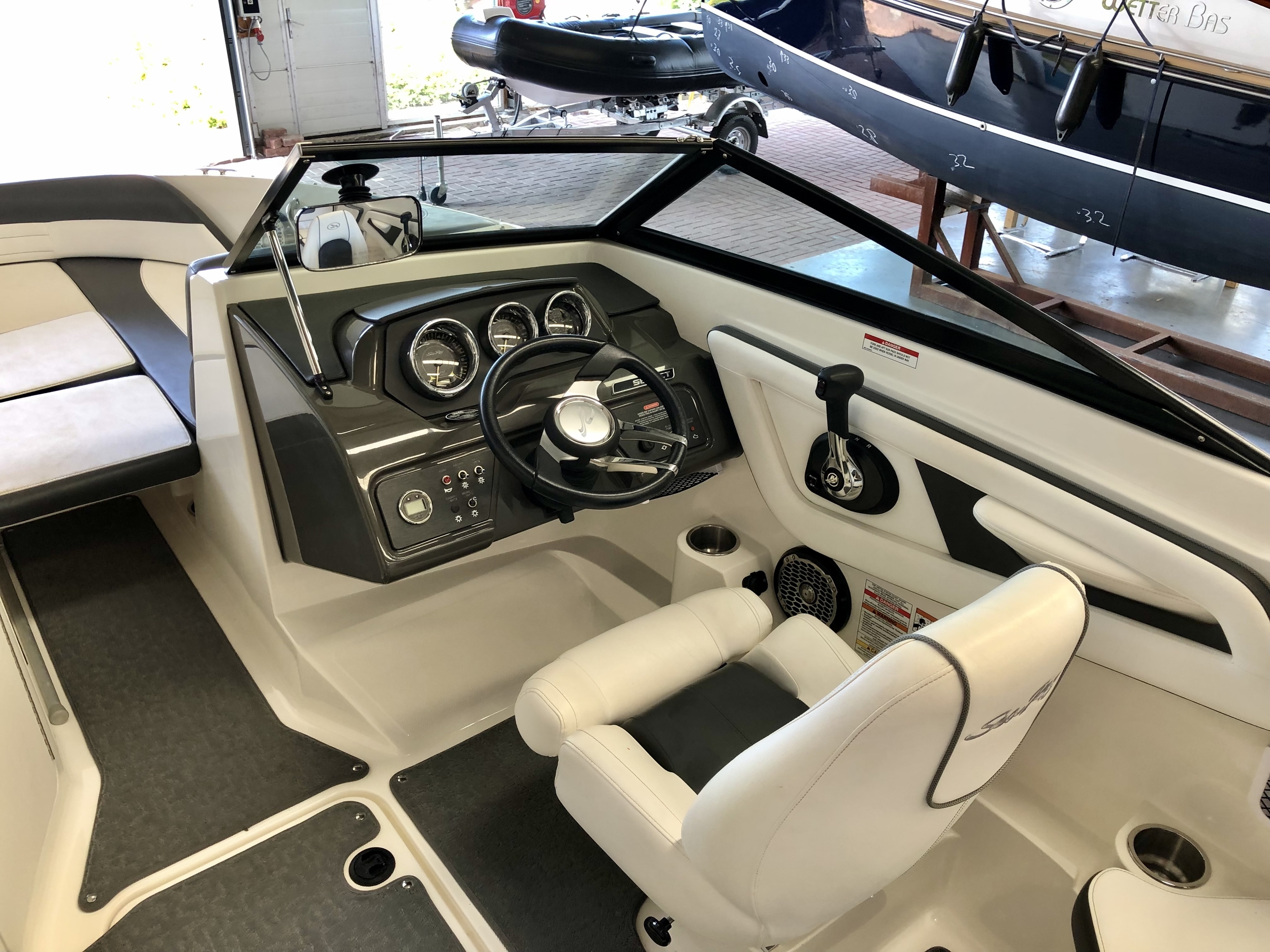 foto: 7 Sea Ray 21 SPX E