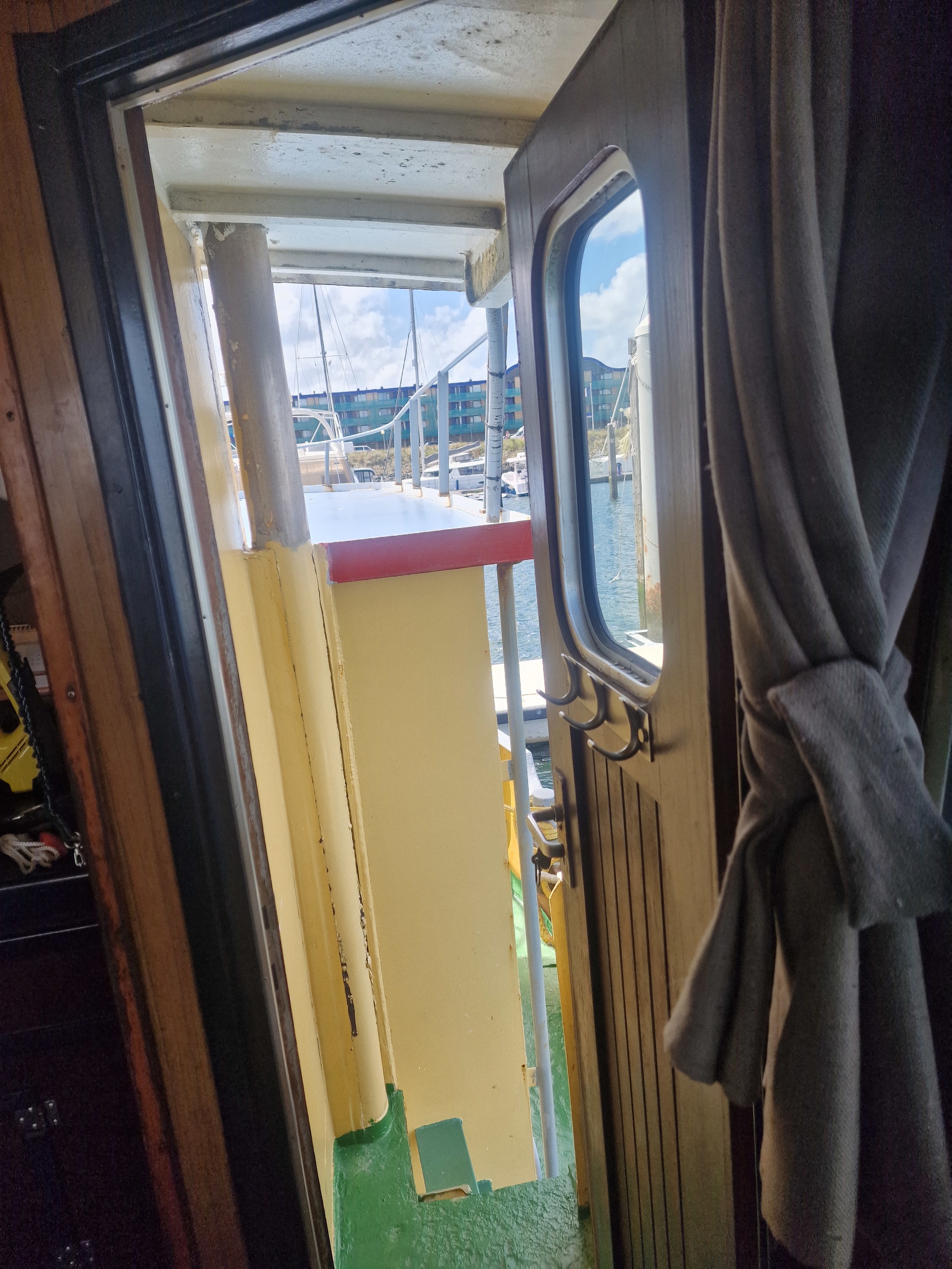 foto: 36 Ex Viskottter/ Varend Woonschip Ex Viskotter